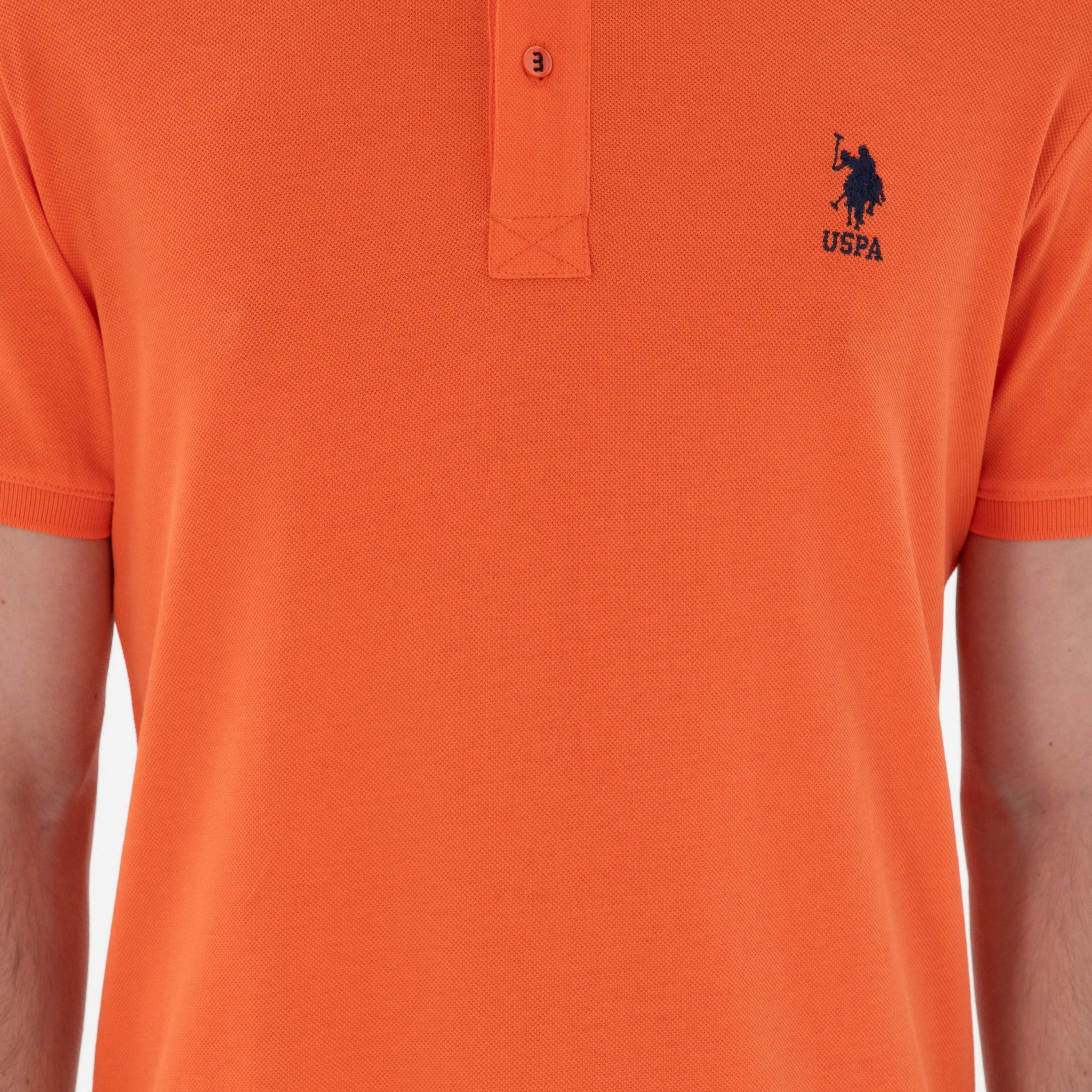 تي شيرت بولو رجالي، بقصة ضيقة وياقة سادة وأكمام قصيرة من يو إس بولو أسسن-men-clothing-tshirtsandpolos-polos-image-30