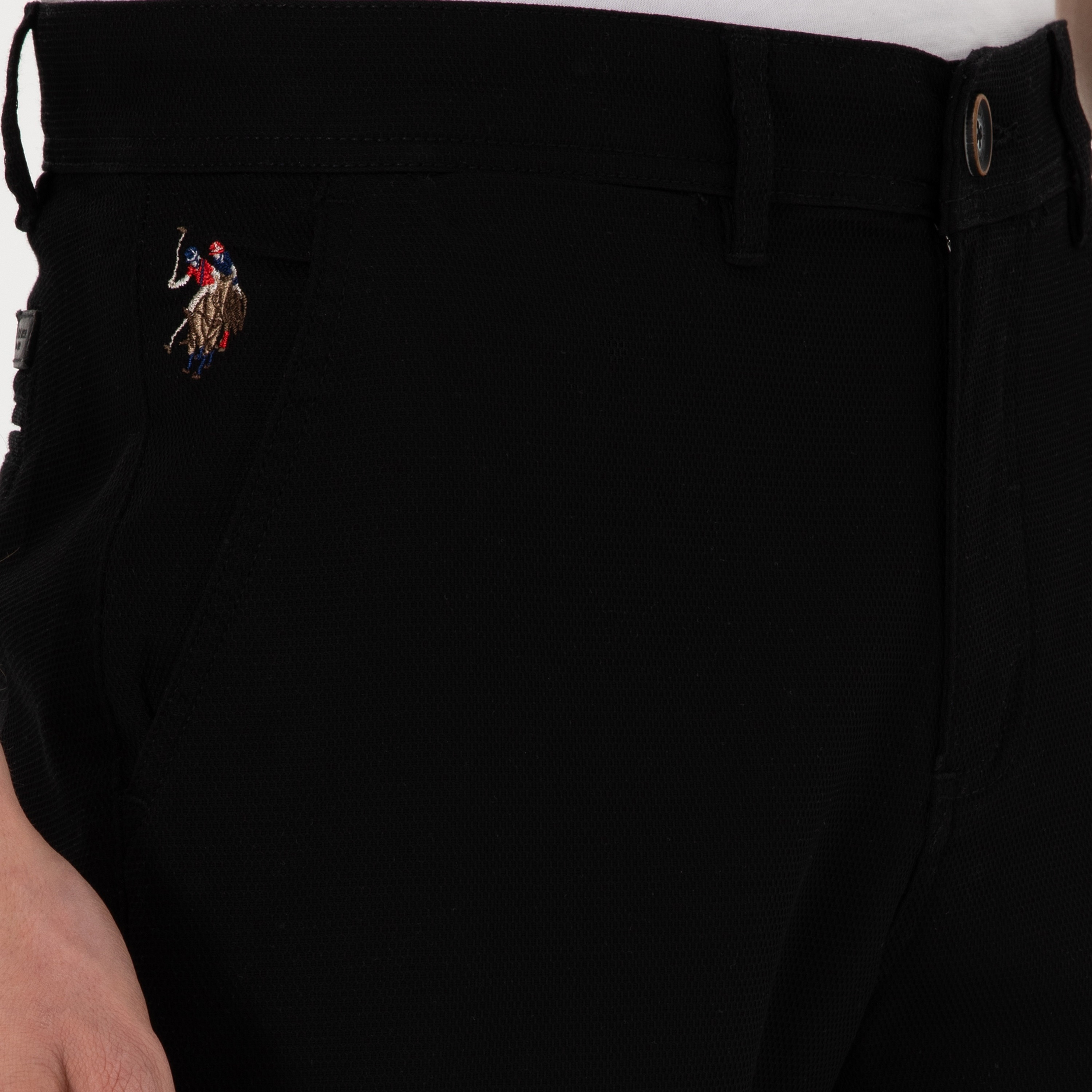 شورت رجالي، بقصة ضيقة وخصر متوسط، وأزرار وسحاب من يو إس بولو أسسن-men-clothing-bottoms-shorts-image-3