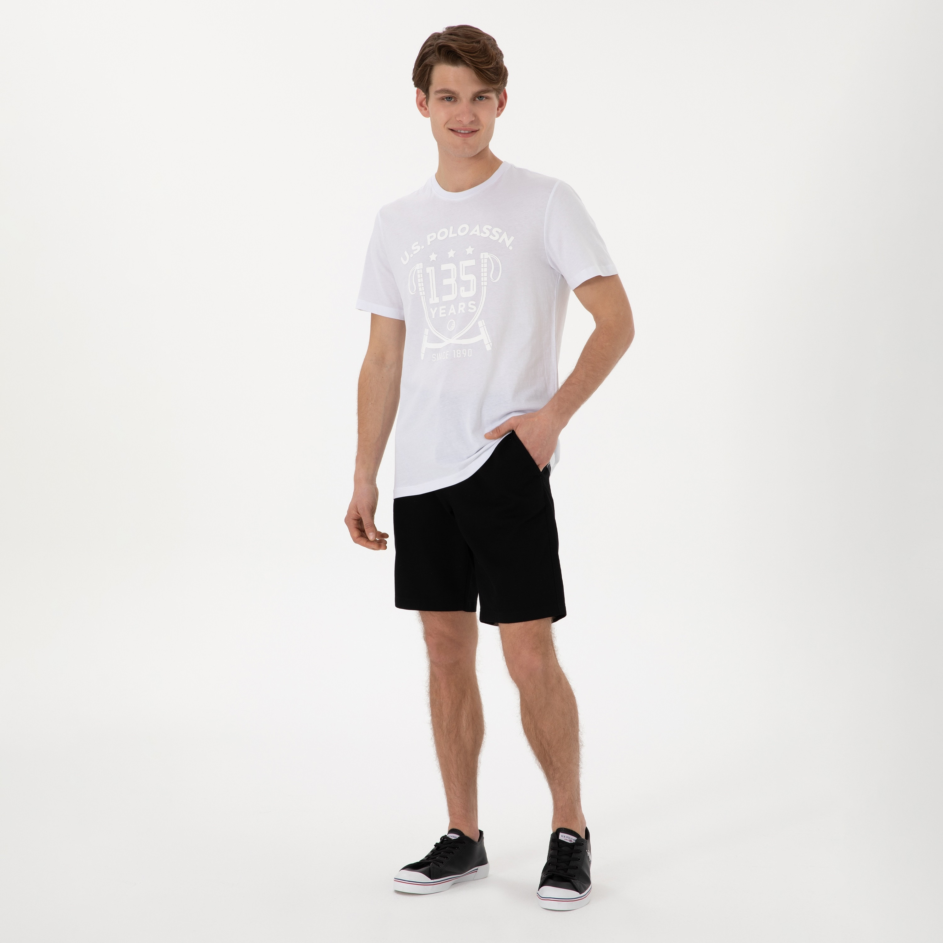 شورت رجالي، بقصة ضيقة وخصر متوسط، وأزرار وسحاب من يو إس بولو أسسن-men-clothing-bottoms-shorts-image-5