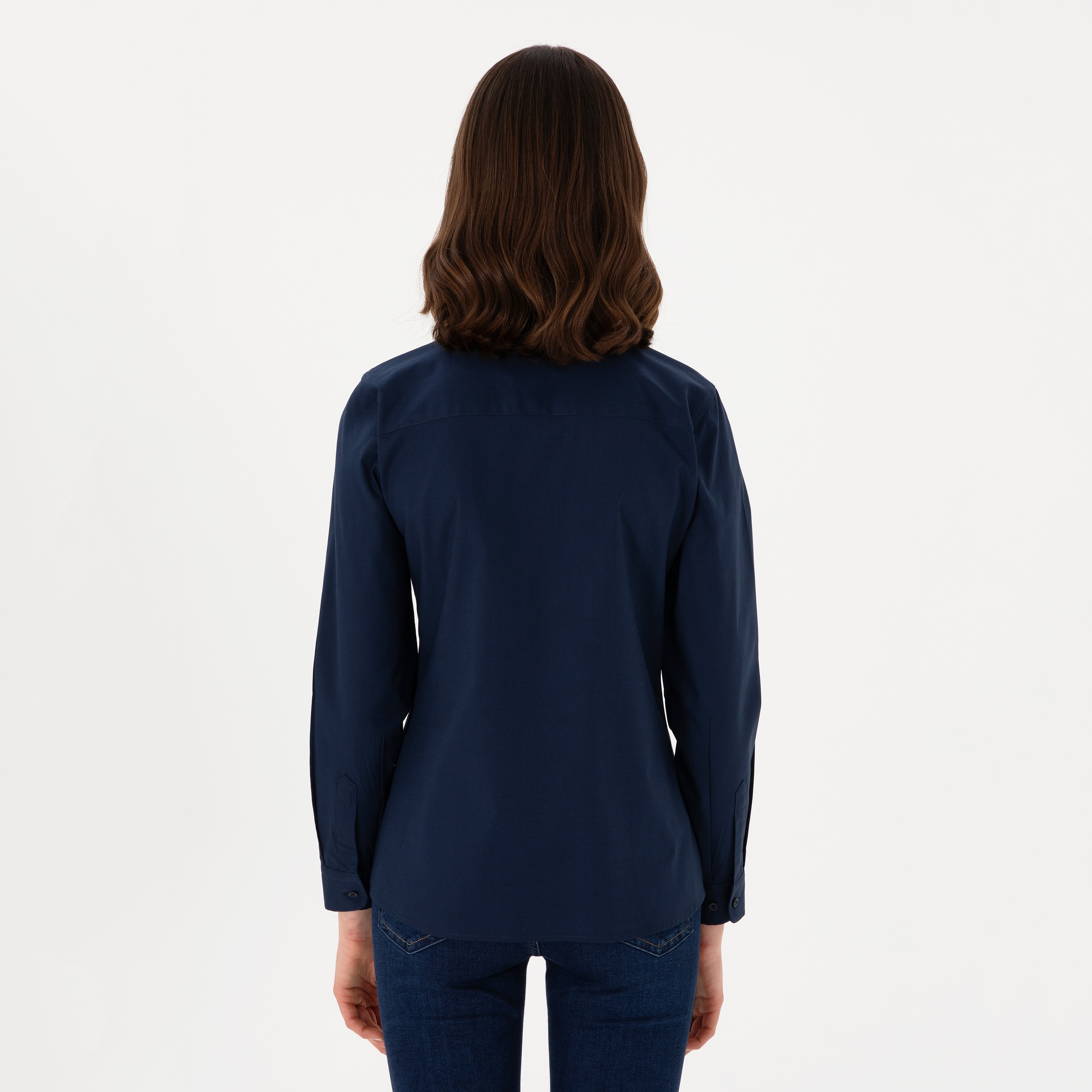 قميص بولو نسائي، بقصة ضيقة وياقة سادة وأكمام طويلة من يو إس بولو أسسن-women-clothing-shirtsandblouses-shirts-image-10