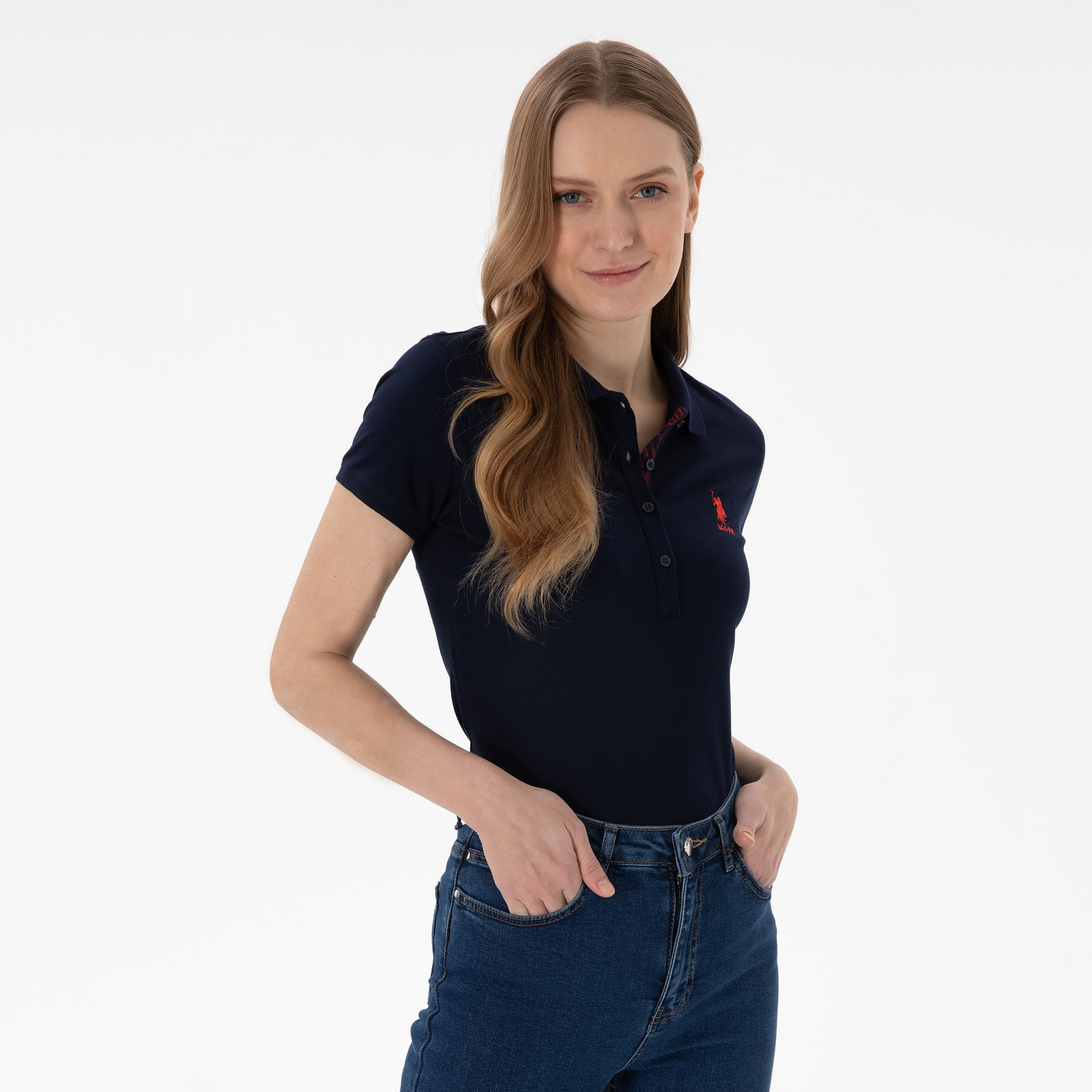 تي شيرت بولو نسائي، بقصة ضيقة وياقة سادة وأكمام قصيرة من يو إس بولو أسسن-women-clothing-tshirts-image-13