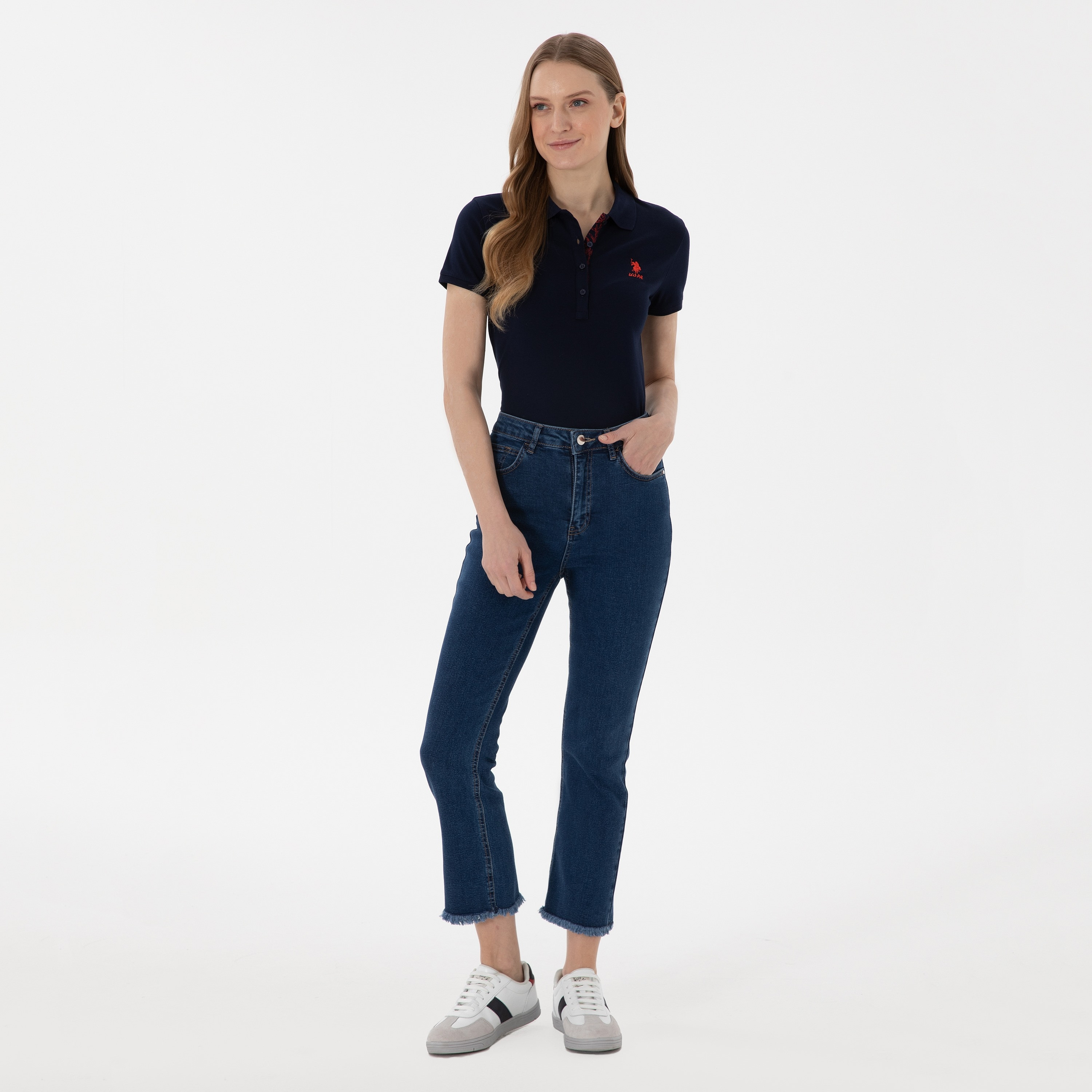 تي شيرت بولو نسائي، بقصة ضيقة وياقة سادة وأكمام قصيرة من يو إس بولو أسسن-women-clothing-tshirts-image-14