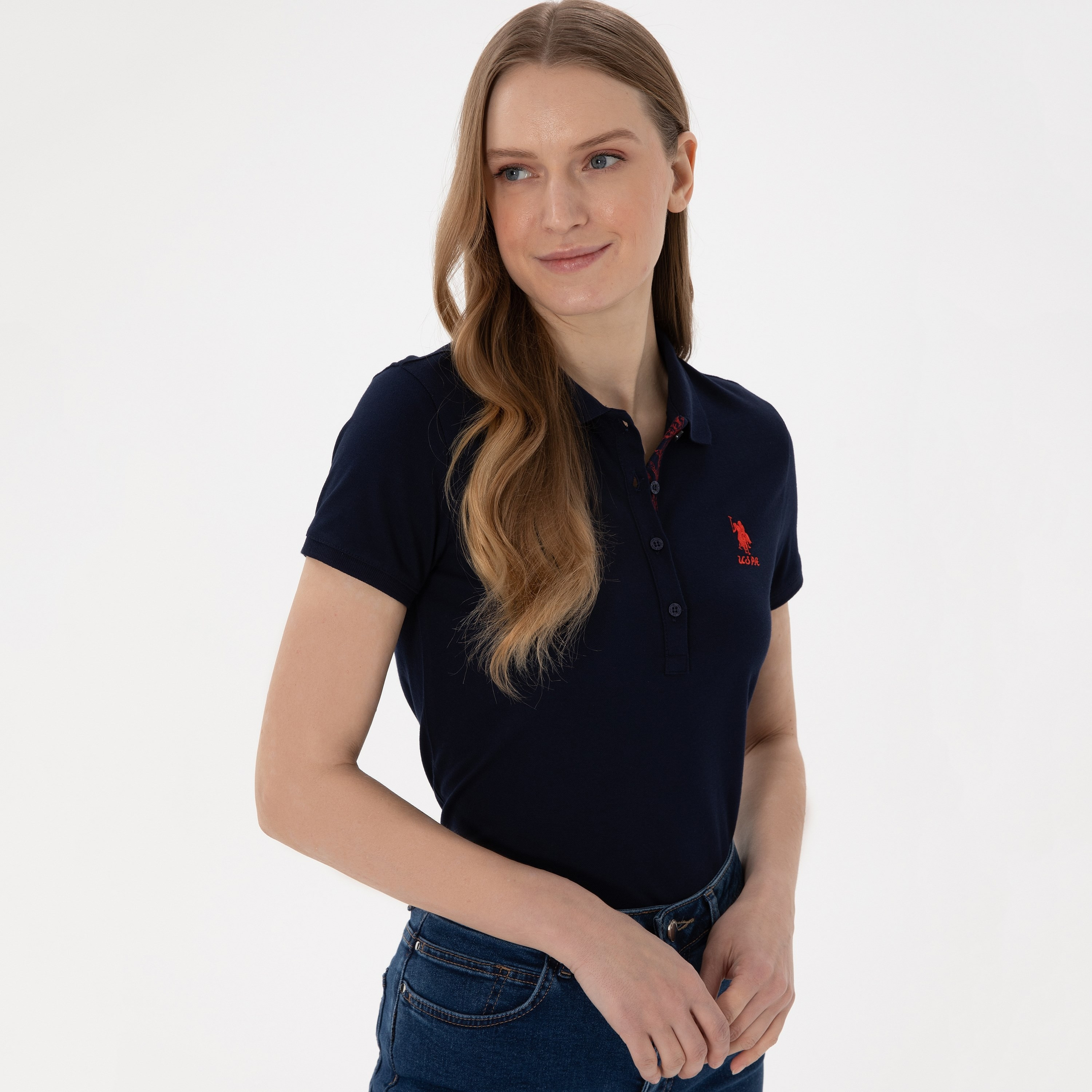 تي شيرت بولو نسائي، بقصة ضيقة وياقة سادة وأكمام قصيرة من يو إس بولو أسسن-women-clothing-tshirts-image-17