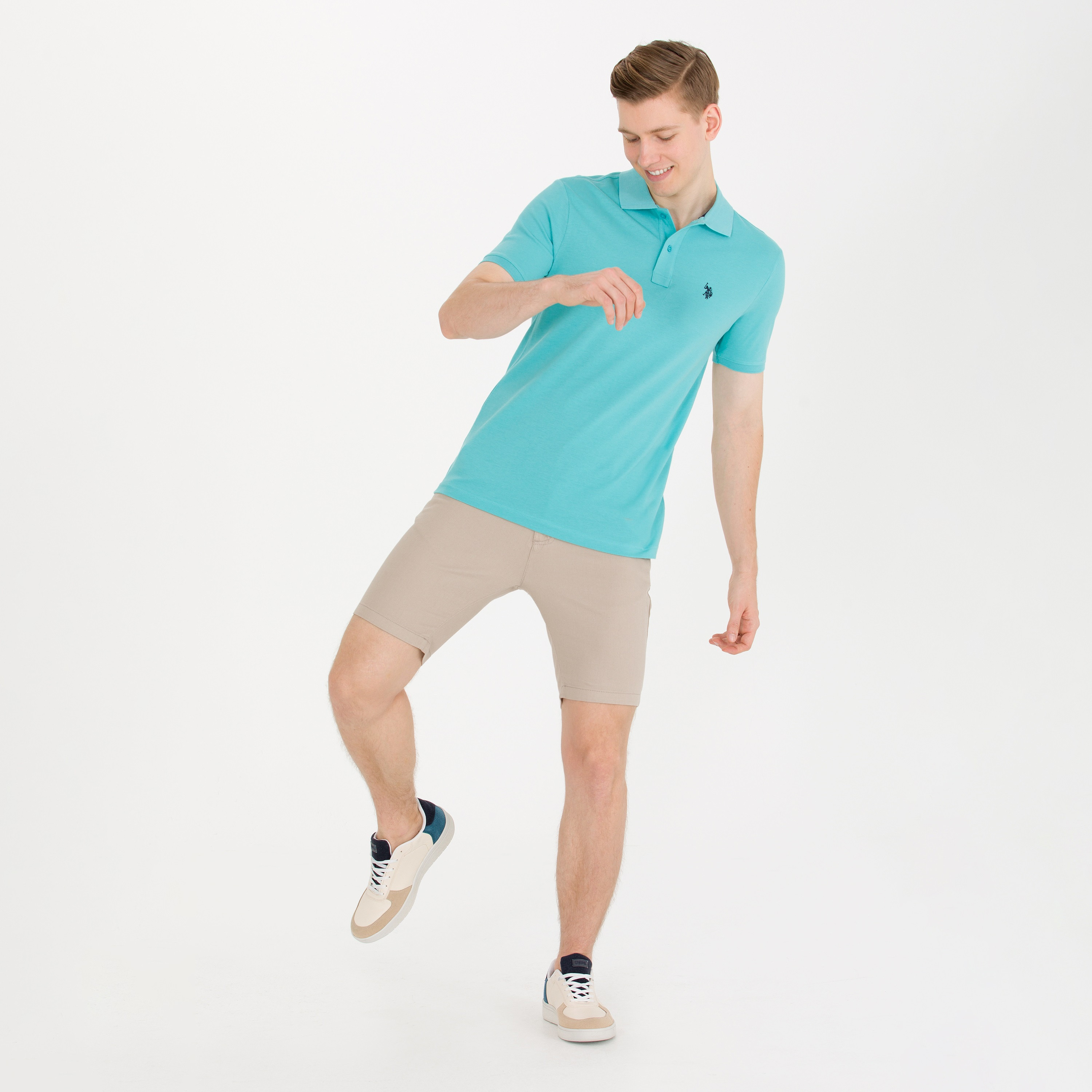 تي شيرت بولو بأكمام قصيرة وياقة بشعار مطرز من يو اس بولو اسن-men-clothing-tshirtsandpolos-polos-image-6