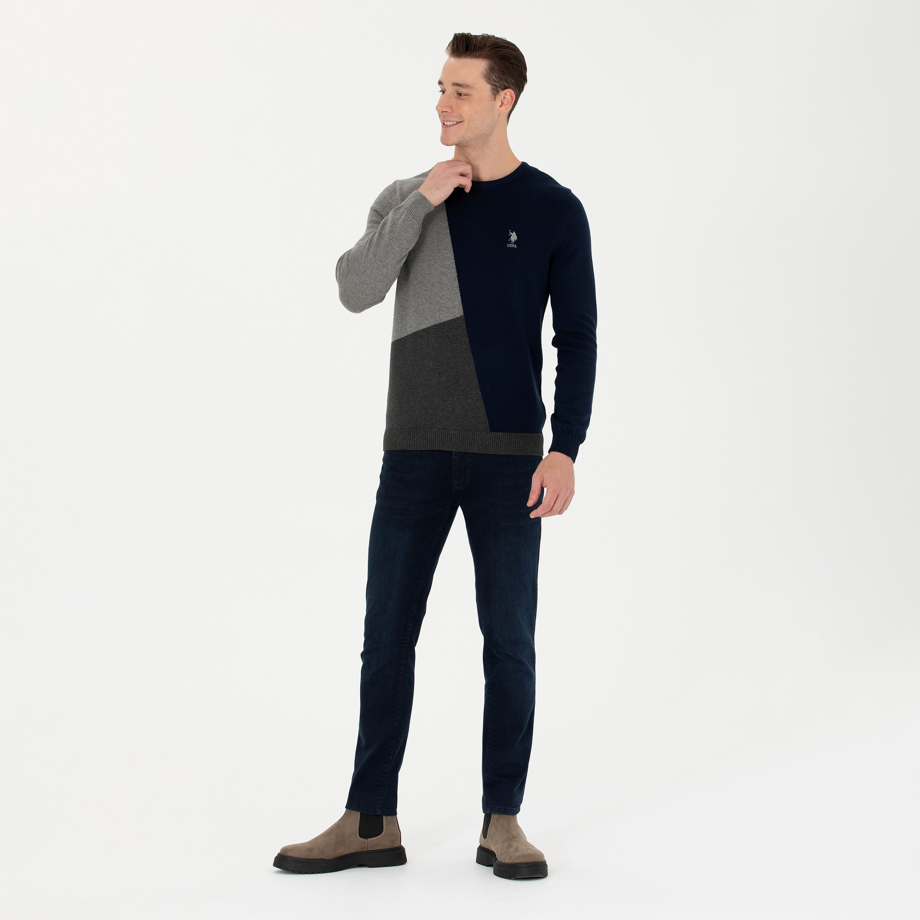 جمبر محبوك للرجال بلون محجوب من يو إس بولو أسن وأكمام طويلة ورقبة دائرية-men-clothing-sweatersandpullovers-image-2