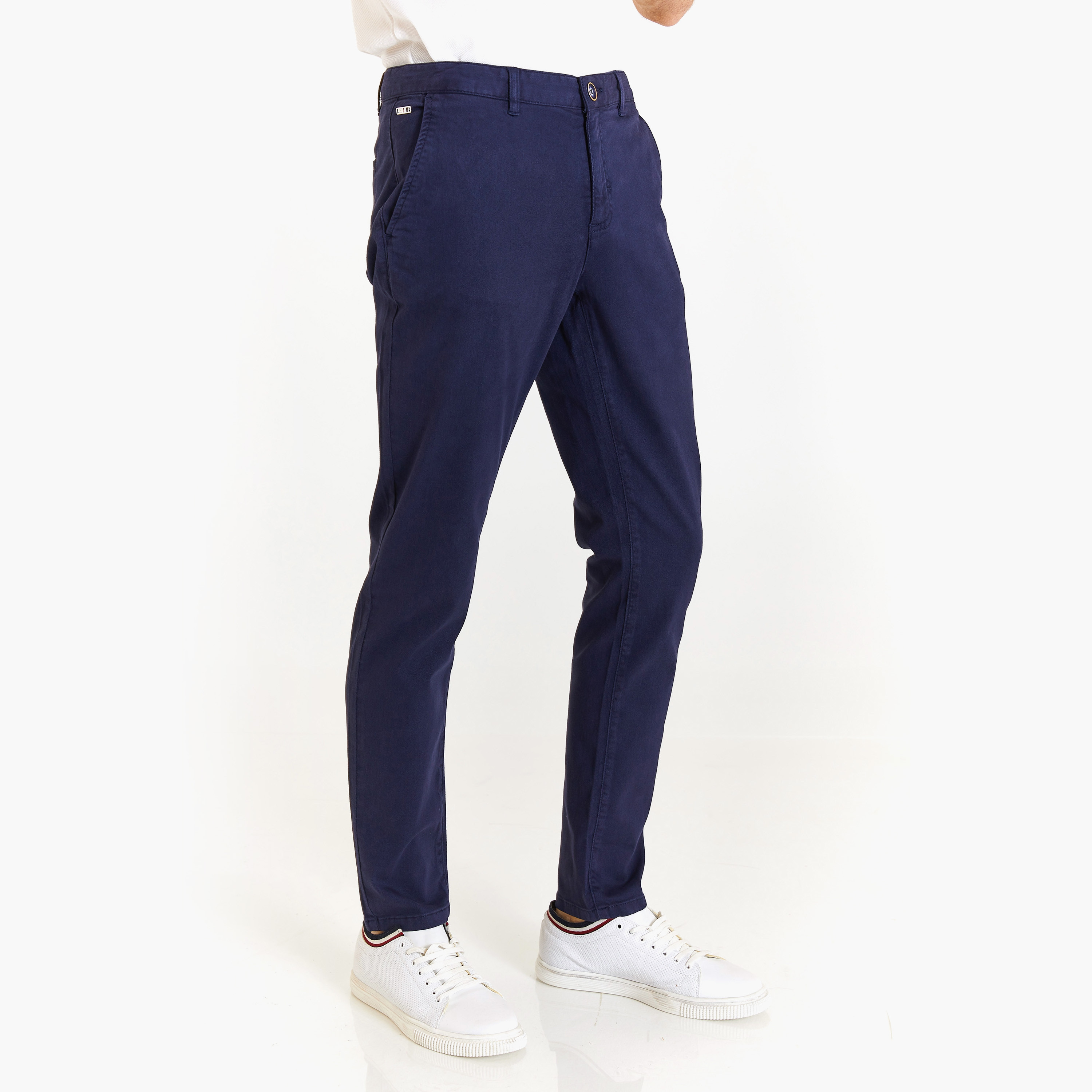 بنطال تشينو متوسط الارتفاع بتصميم U.S.S.Polo'Assn Slim Fit 4 pockets-men-clothing-bottoms-trousersandchinos-chinos-image-2