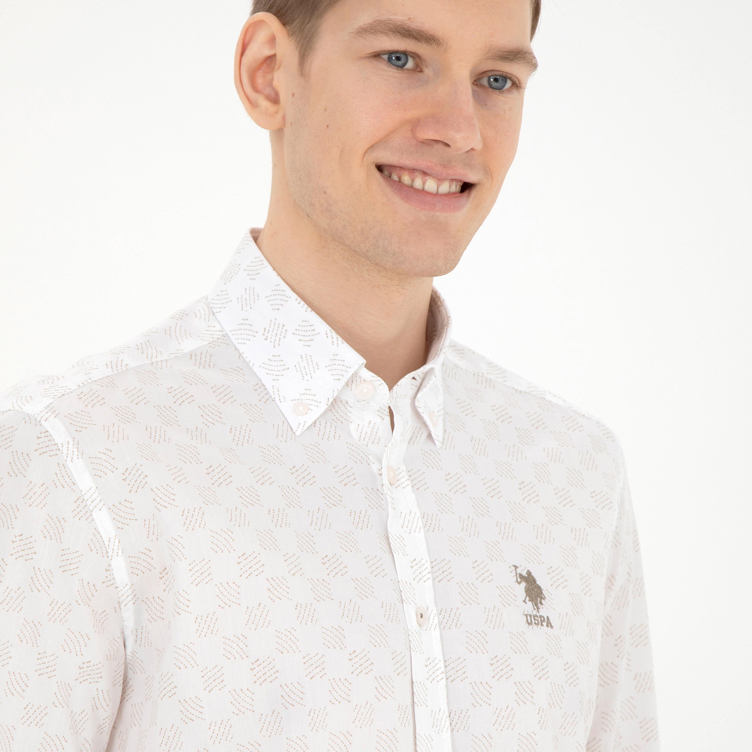 قميص كاجوال بأكمام طويلة وياقة بأزرار من الأسفل مع مطبوع من يو اس بولو اسن-men-clothing-shirts-image-8