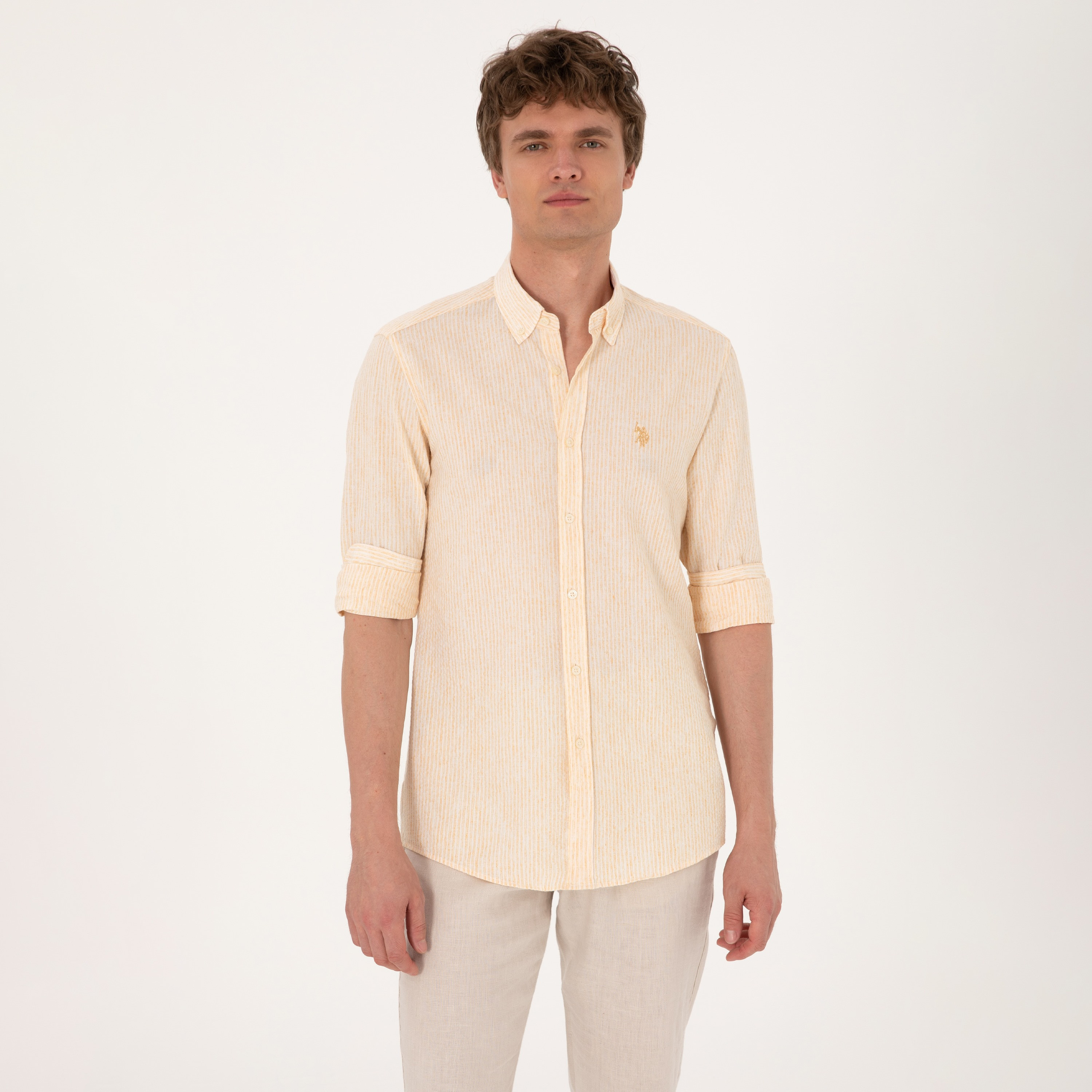 قميص رجالي بأكمام طويلة وياقة بأزرار ومخطط بقصة ضيقة من يو اس بولو-men-clothing-shirts-image-1