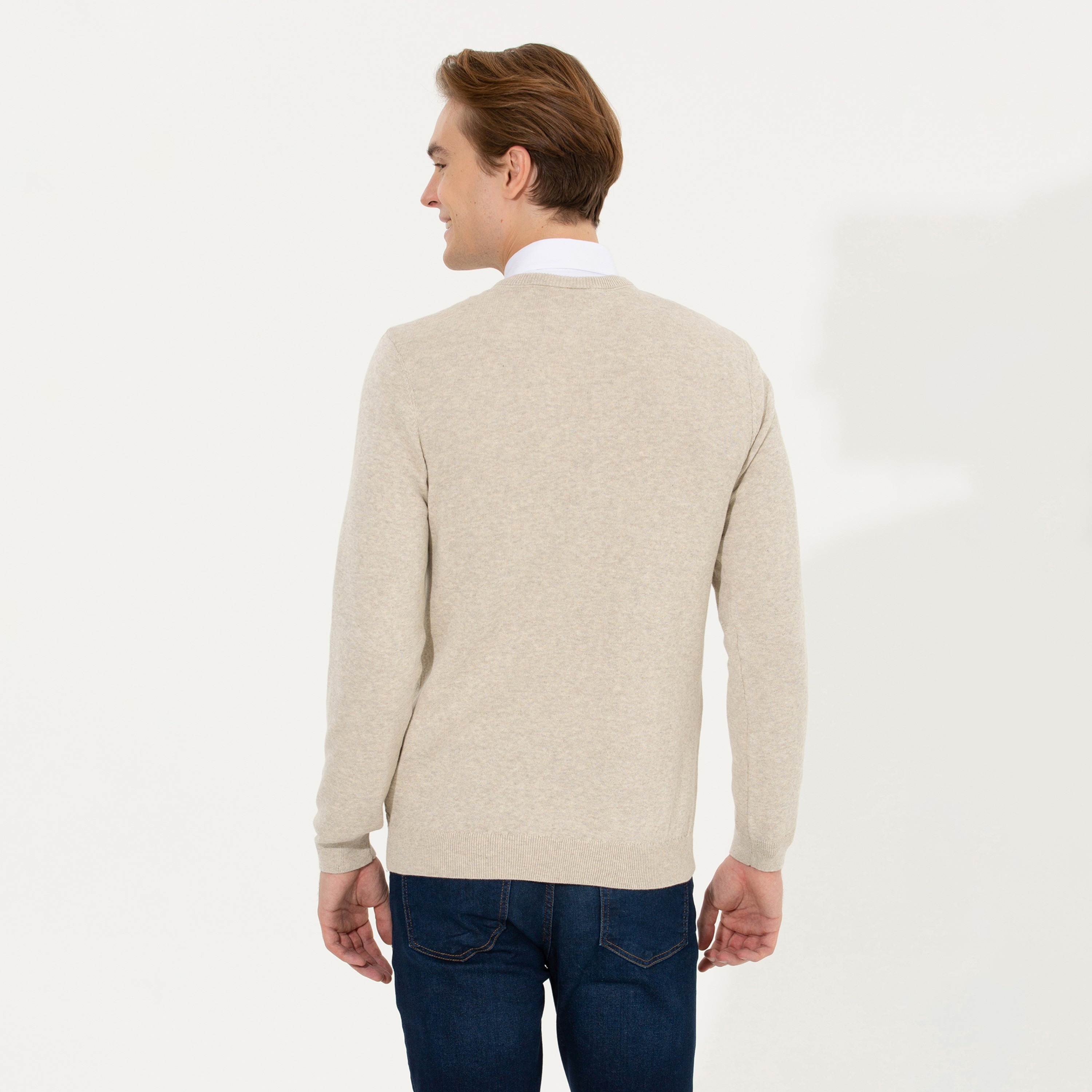 كنزة رجالية برقبة V محبوكة بالكابل وأكمام طويلة من يو إس بولو أسسن-men-clothing-sweatersandpullovers-image-16