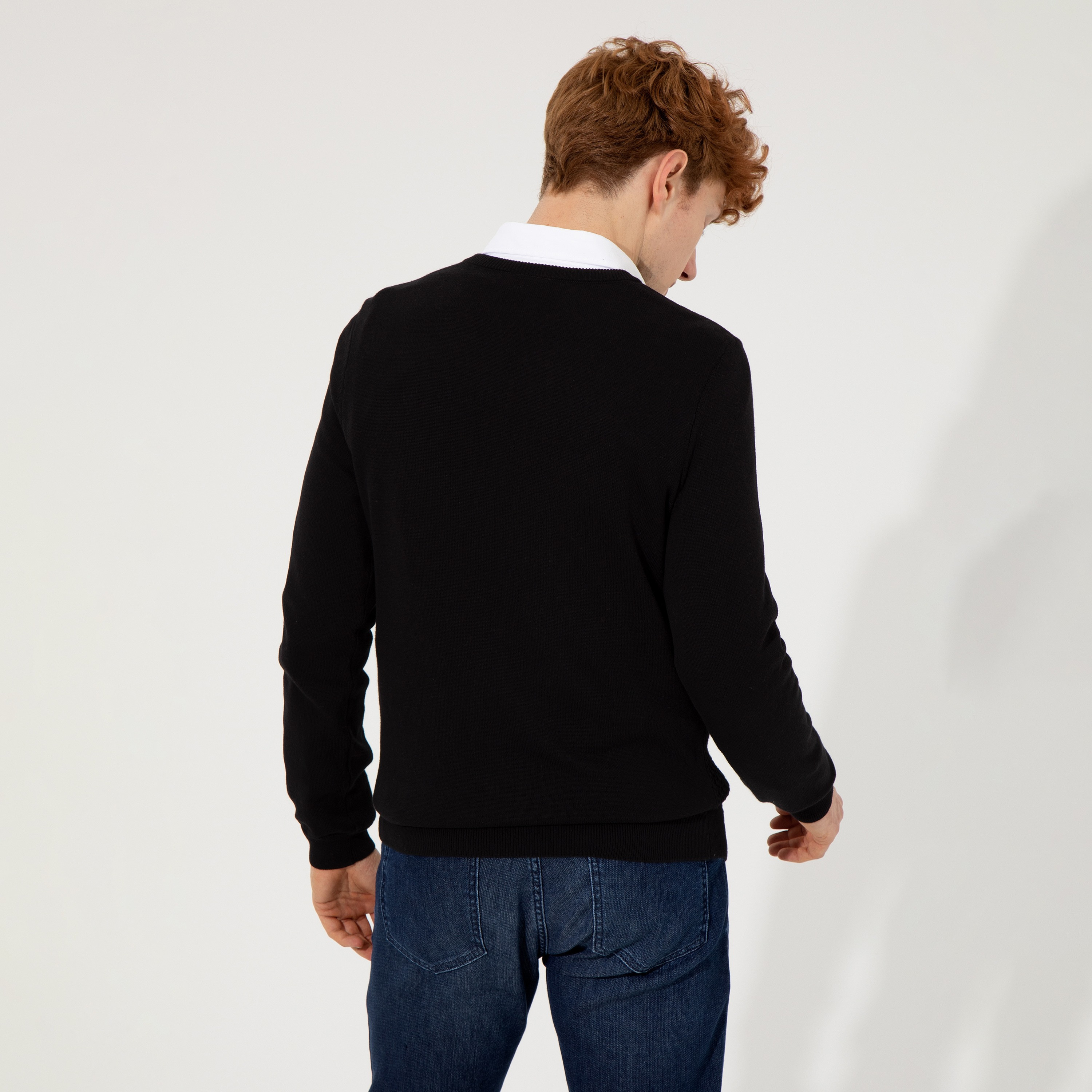 كنزة رجالية برقبة V محبوكة بالكابل وأكمام طويلة من يو إس بولو أسسن-men-clothing-sweatersandpullovers-image-4