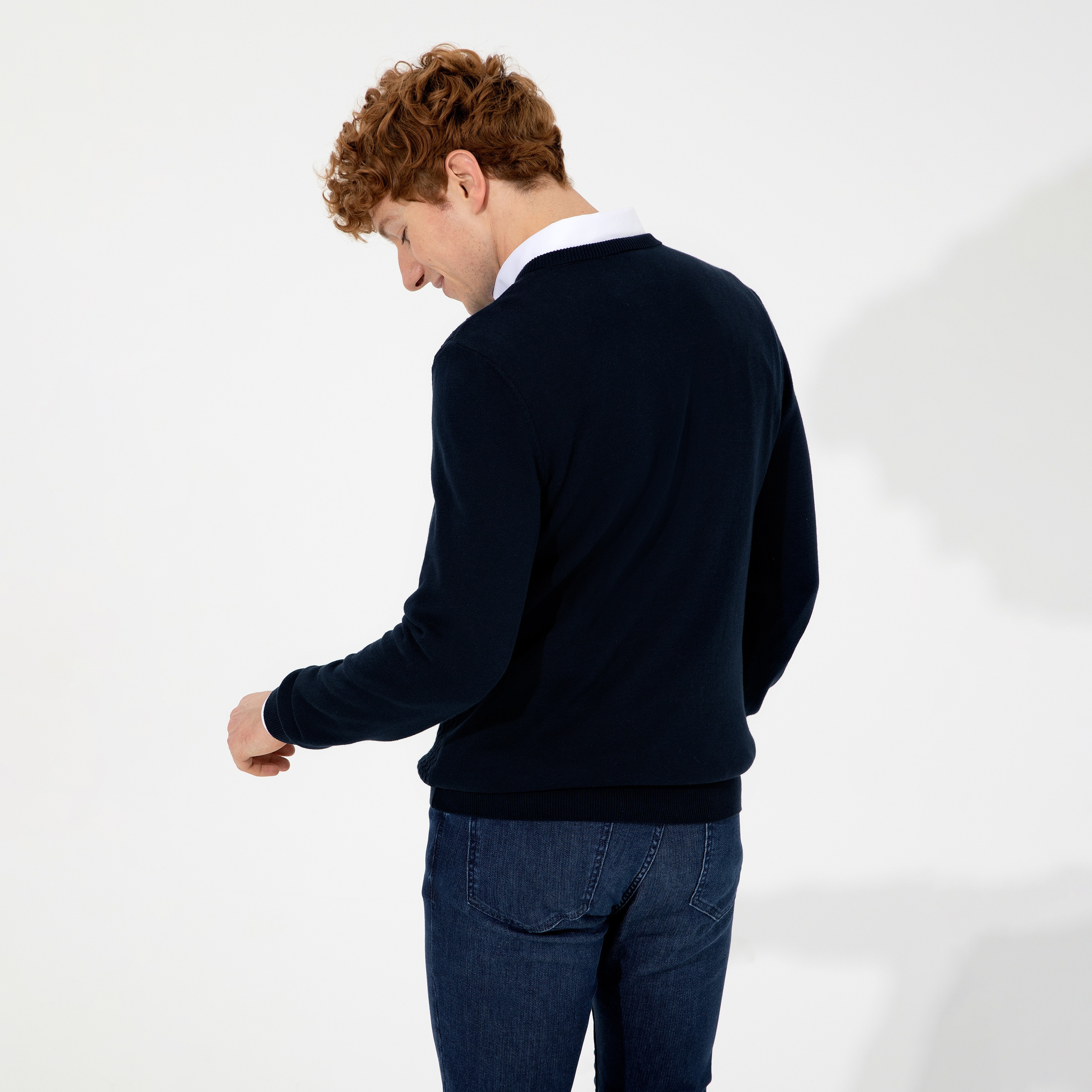 كنزة رجالية برقبة V محبوكة بالكابل وأكمام طويلة من يو إس بولو أسسن-men-clothing-sweatersandpullovers-image-12