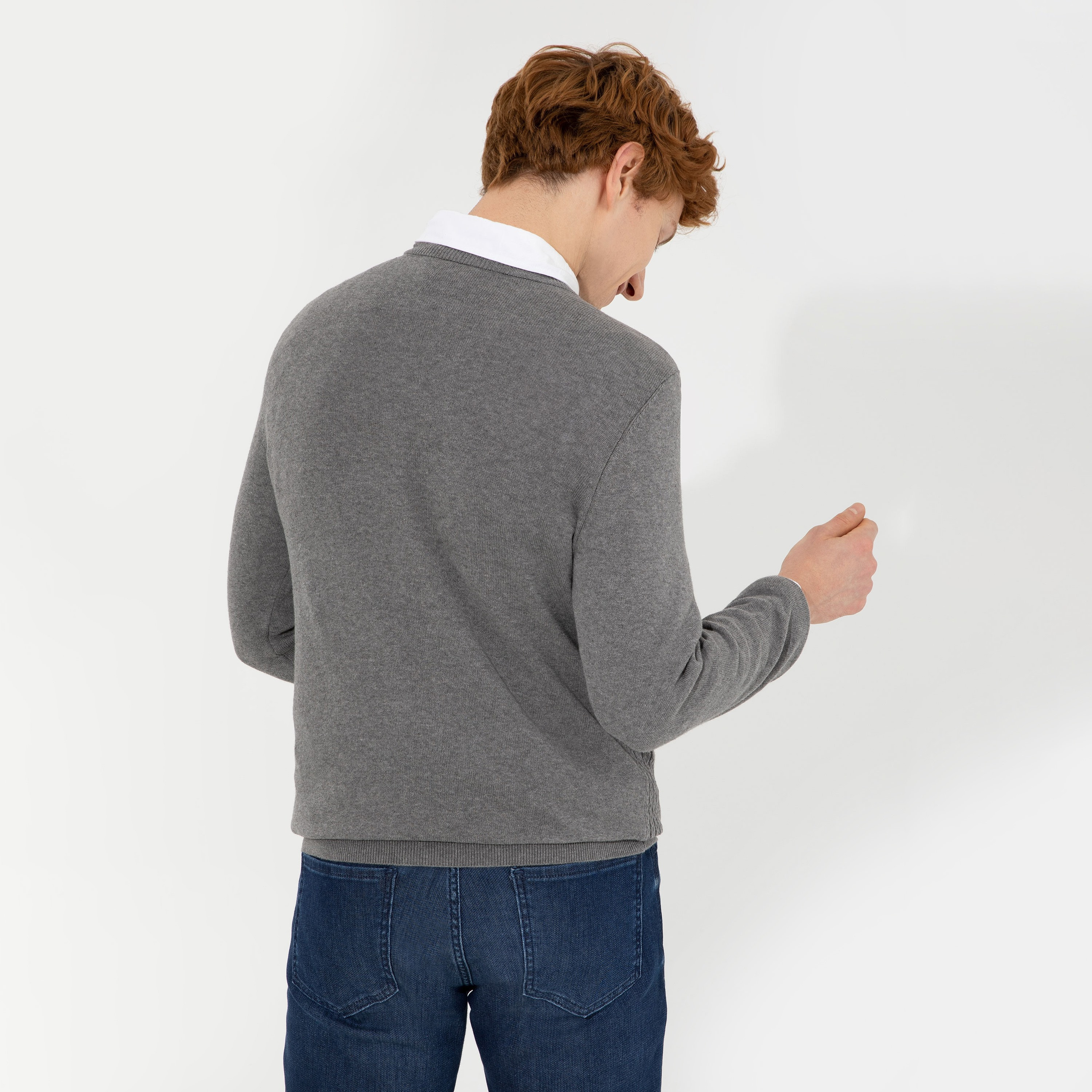 كنزة رجالية برقبة V محبوكة بالكابل وأكمام طويلة من يو إس بولو أسسن-men-clothing-sweatersandpullovers-image-8