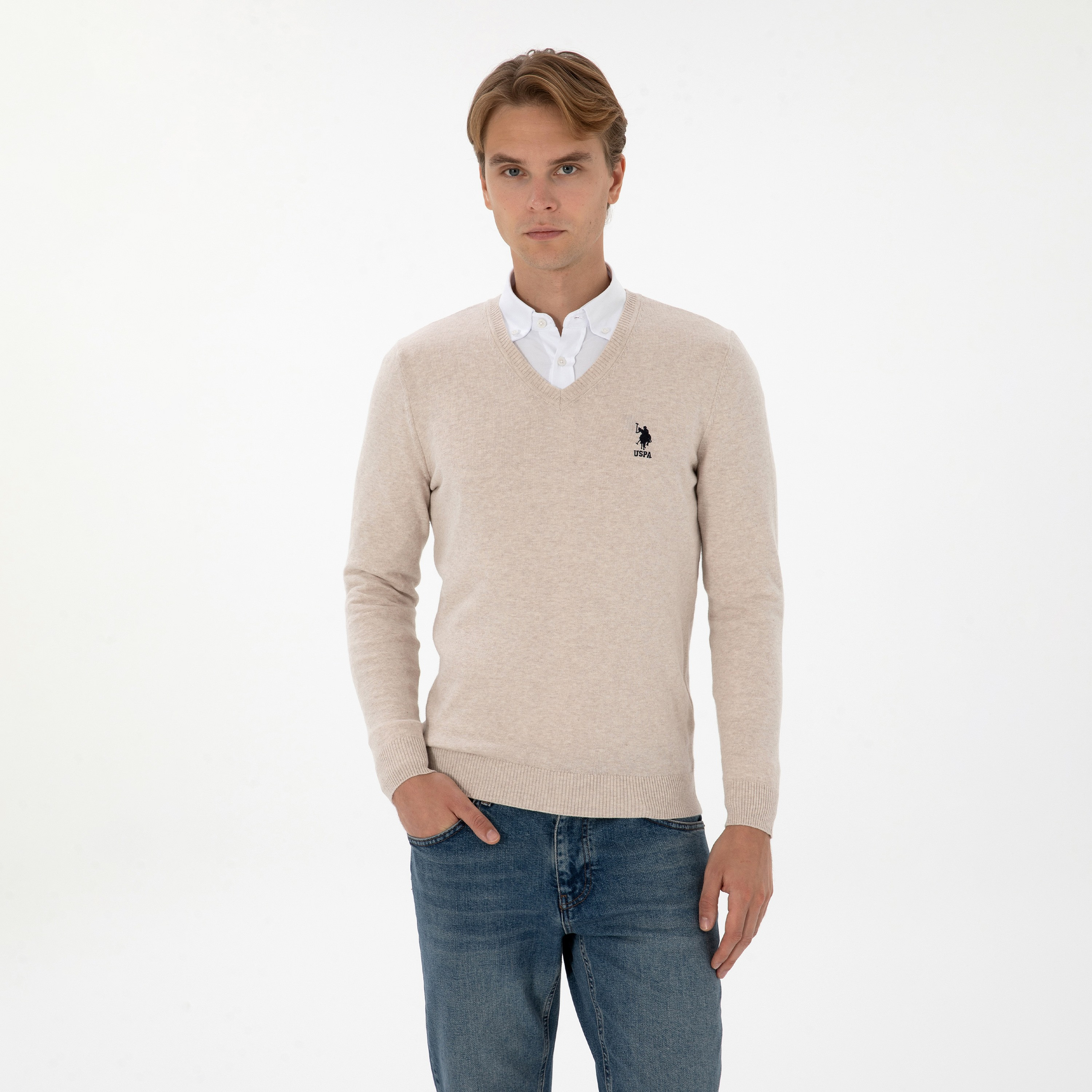 كنزة رجالية برقبة V سادة وأكمام طويلة من يو إس بولو أسسن-men-clothing-sweatersandpullovers-image-17