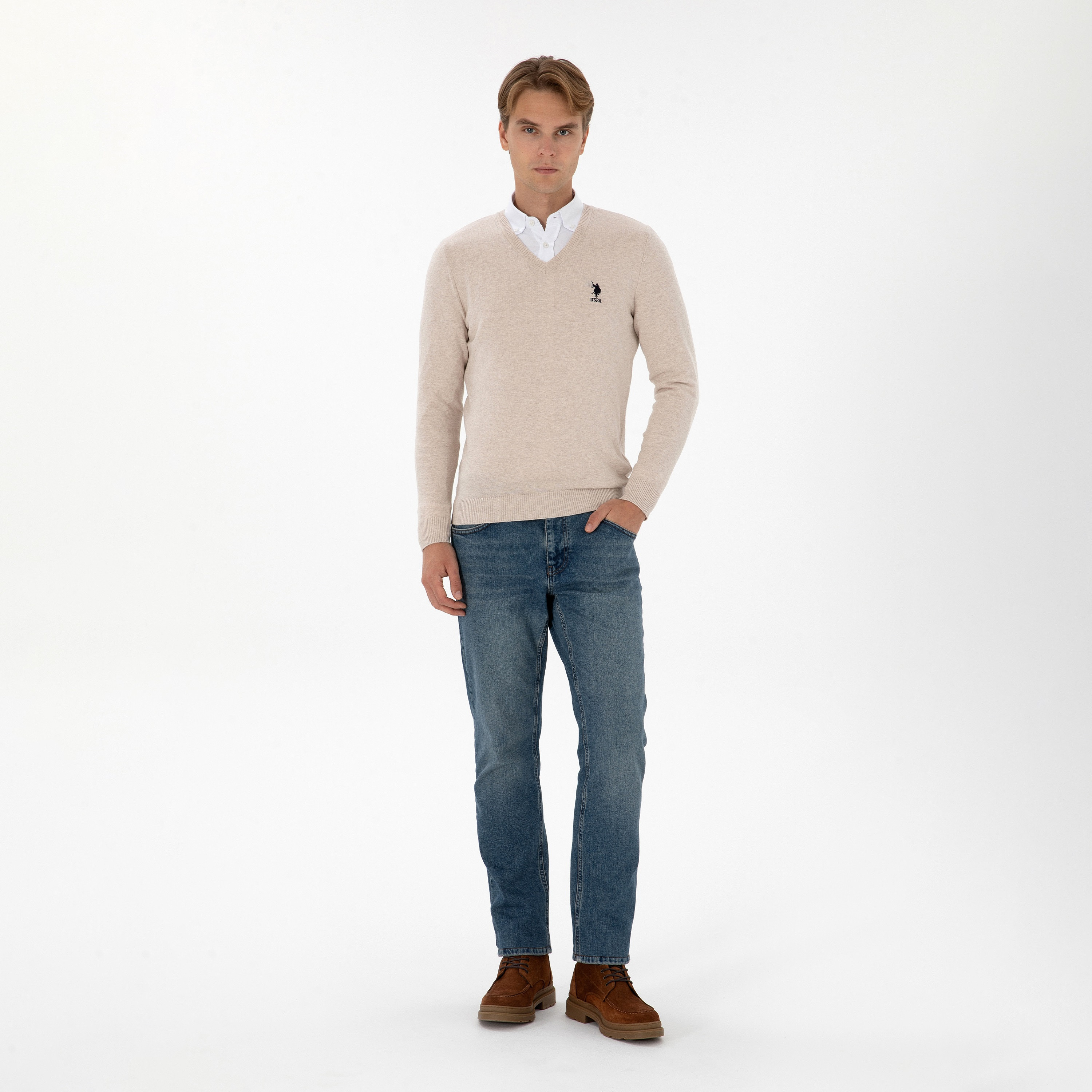 كنزة رجالية برقبة V سادة وأكمام طويلة من يو إس بولو أسسن-men-clothing-sweatersandpullovers-image-18