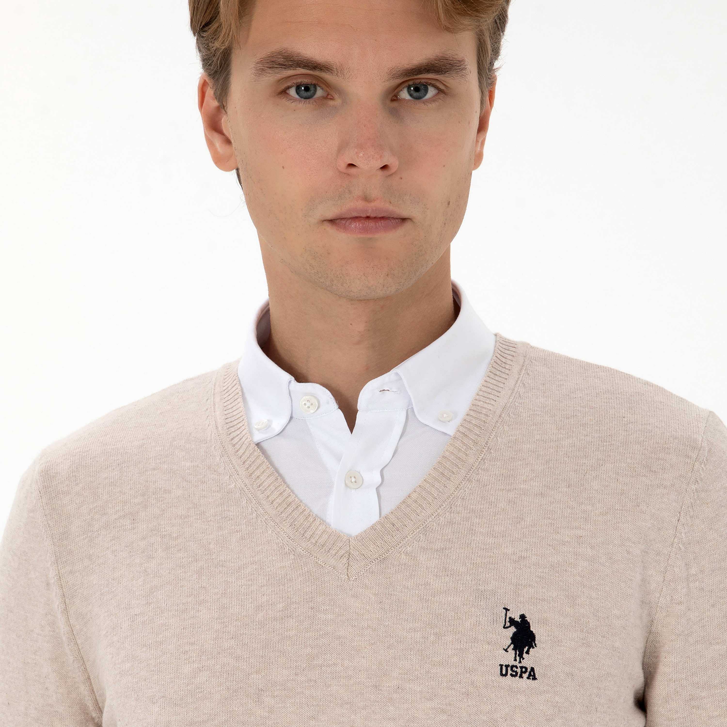 كنزة رجالية برقبة V سادة وأكمام طويلة من يو إس بولو أسسن-men-clothing-sweatersandpullovers-image-19