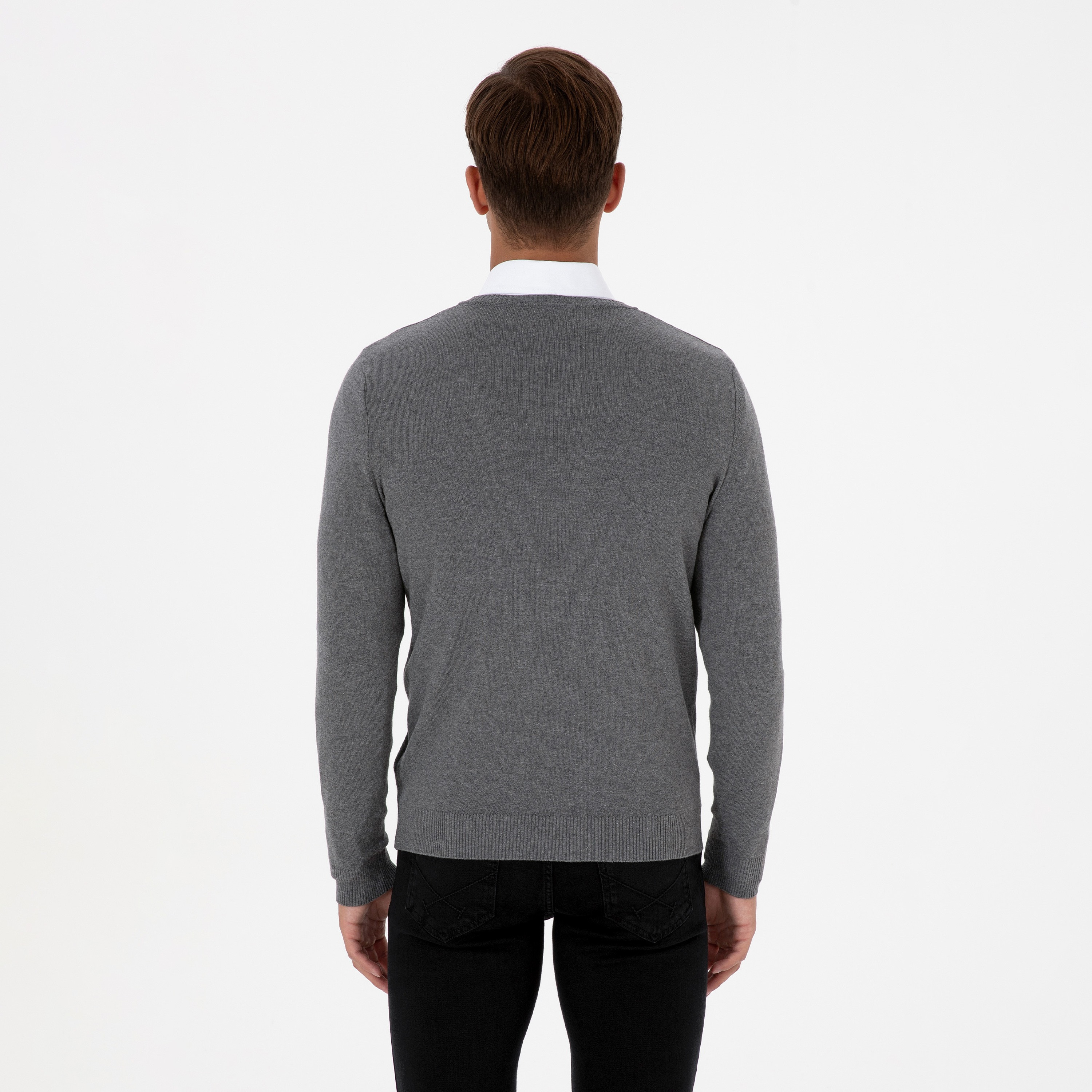 كنزة رجالية برقبة V سادة وأكمام طويلة من يو إس بولو أسسن-men-clothing-sweatersandpullovers-image-16