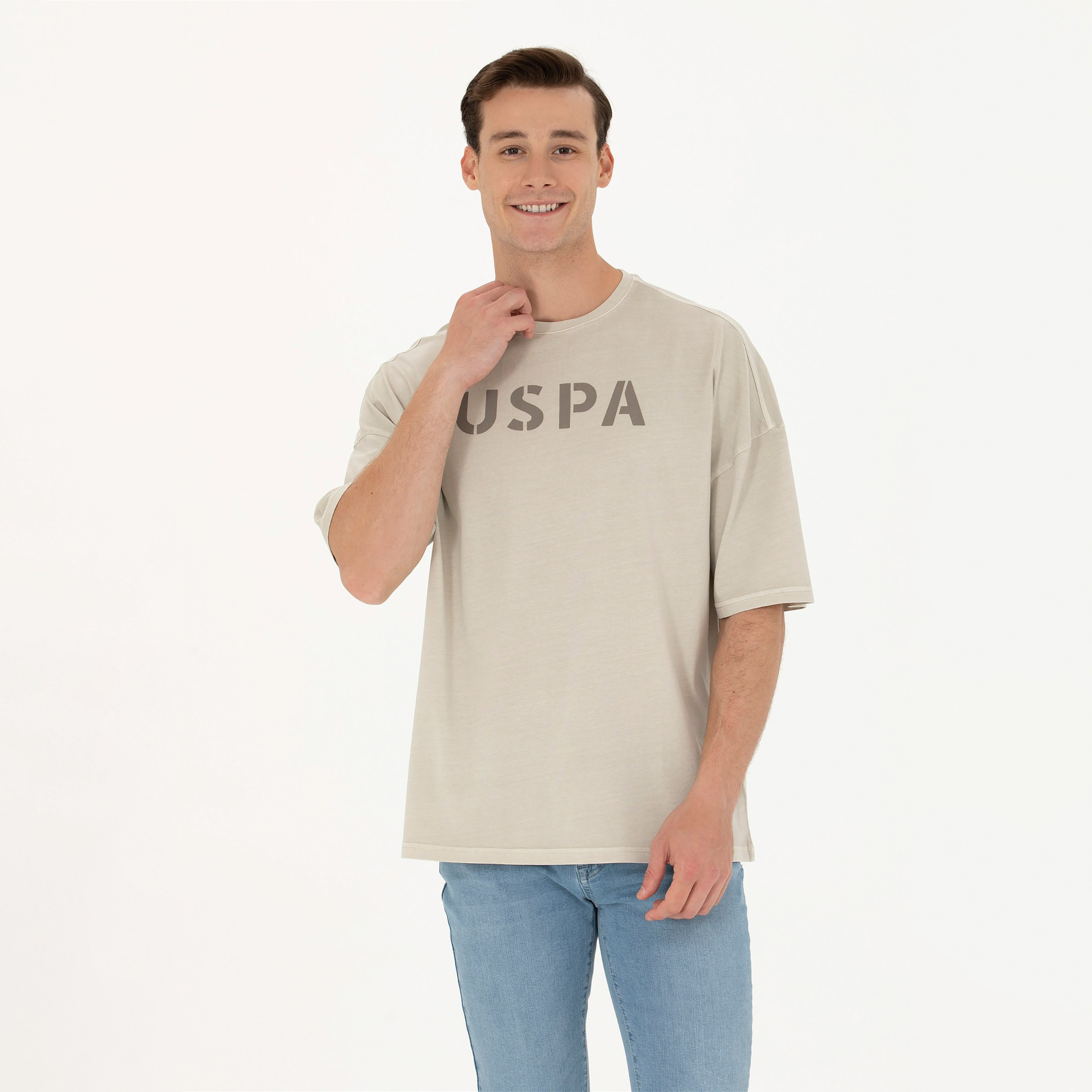 يو. اس. بولو اسن. تي شيرت بياقة دائرية مع طباعة العلامة التجارية وأكمام قصيرة-men-clothing-tshirtsandpolos-tshirts-image-1
