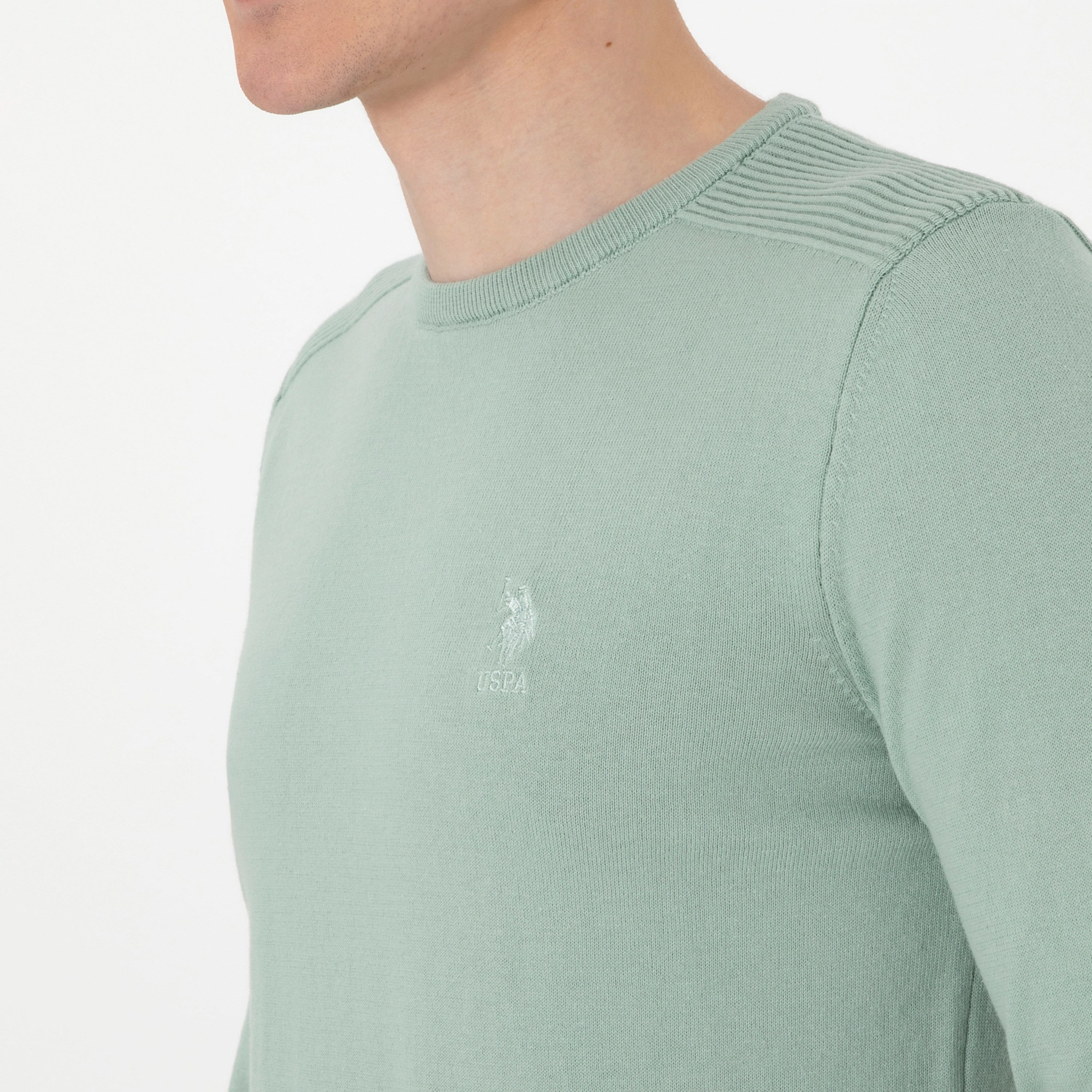سترة رجالية برقبة دائرية سادة بأكمام طويلة من يو اس بولو-men-clothing-sweatersandpullovers-image-11
