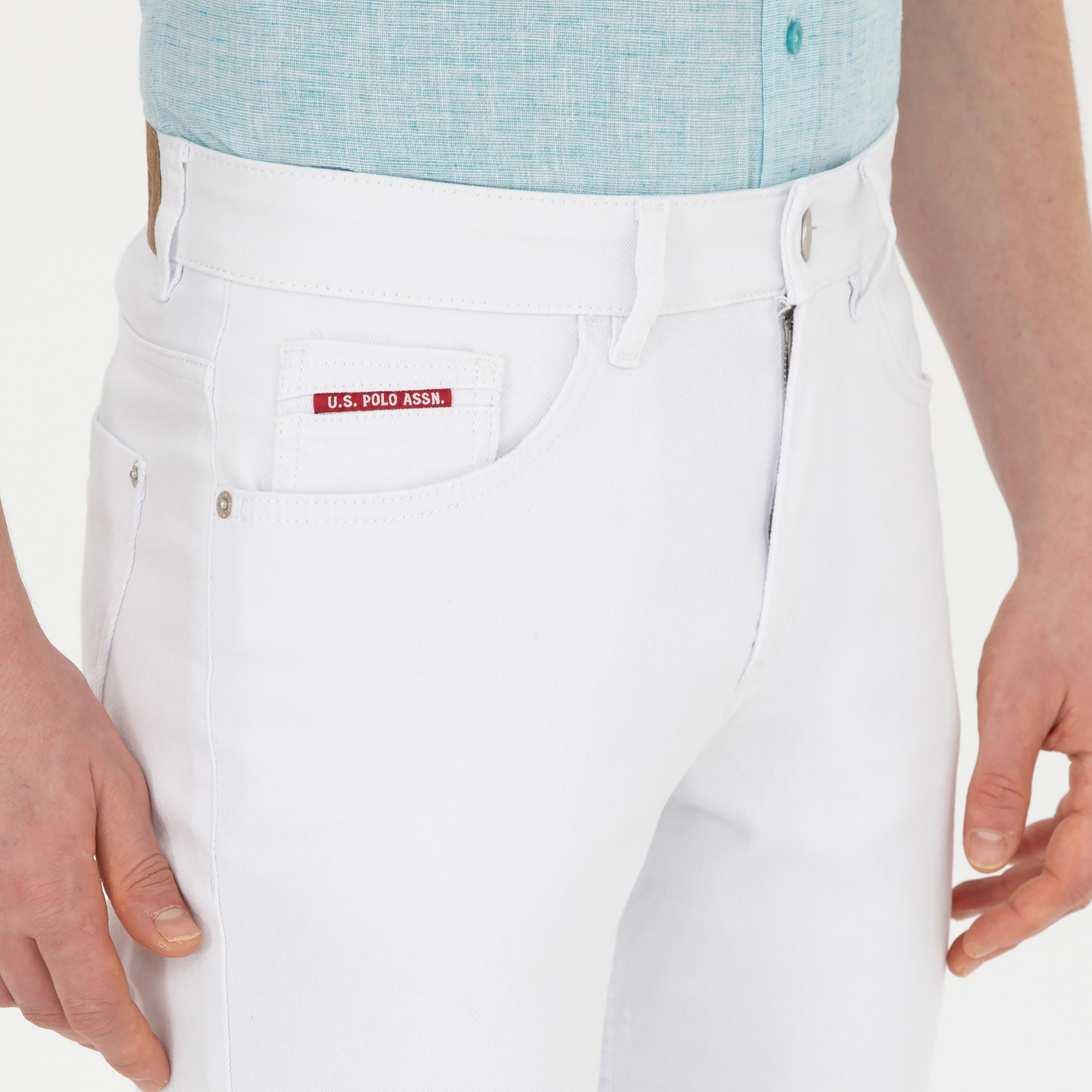 شورت جينز بسيط بزر متوسط الارتفاع وسحاب ذبابي من U.S.Polo'Assn-men-clothing-bottoms-shorts-image-3