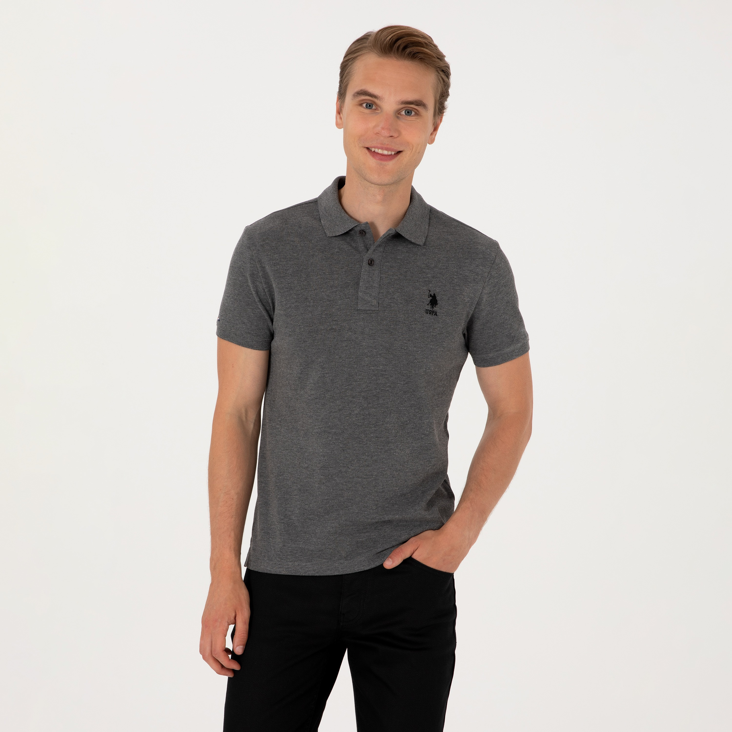 تي شيرت بولو رجالي، بقصة ضيقة وياقة سادة وأكمام قصيرة من يو إس بولو أسسن-men-clothing-tshirtsandpolos-polos-image-1