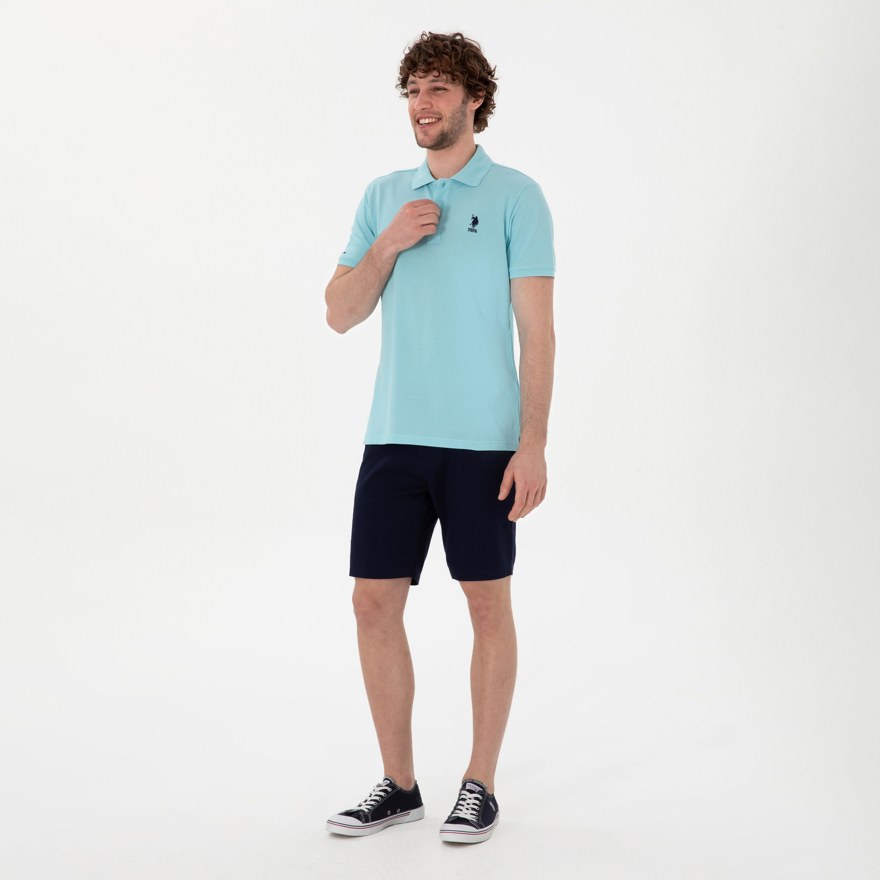 تي شيرت بولو رجالي، بقصة ضيقة وياقة سادة وأكمام قصيرة من يو إس بولو أسسن-men-clothing-tshirtsandpolos-polos-image-15
