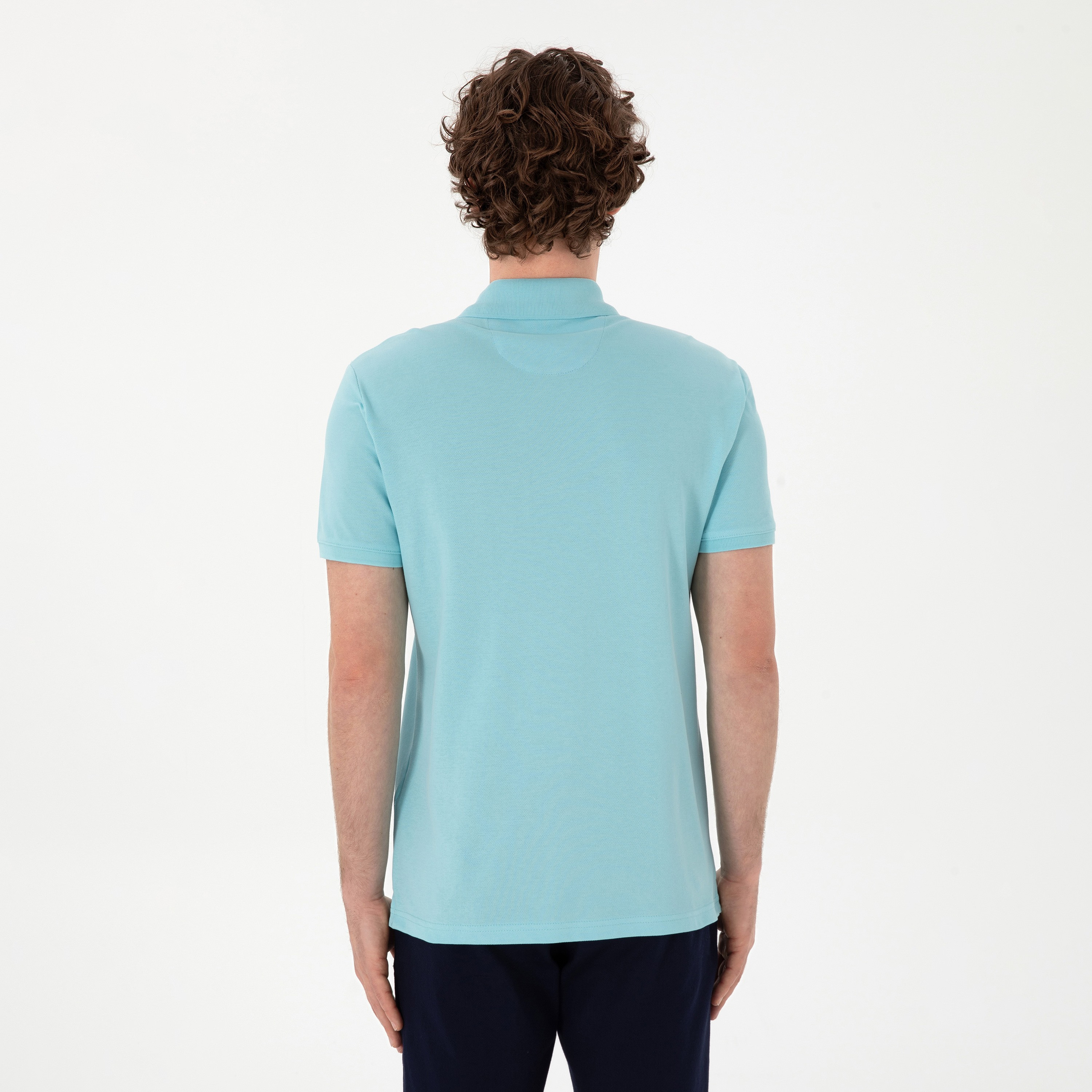تي شيرت بولو رجالي، بقصة ضيقة وياقة سادة وأكمام قصيرة من يو إس بولو أسسن-men-clothing-tshirtsandpolos-polos-image-17