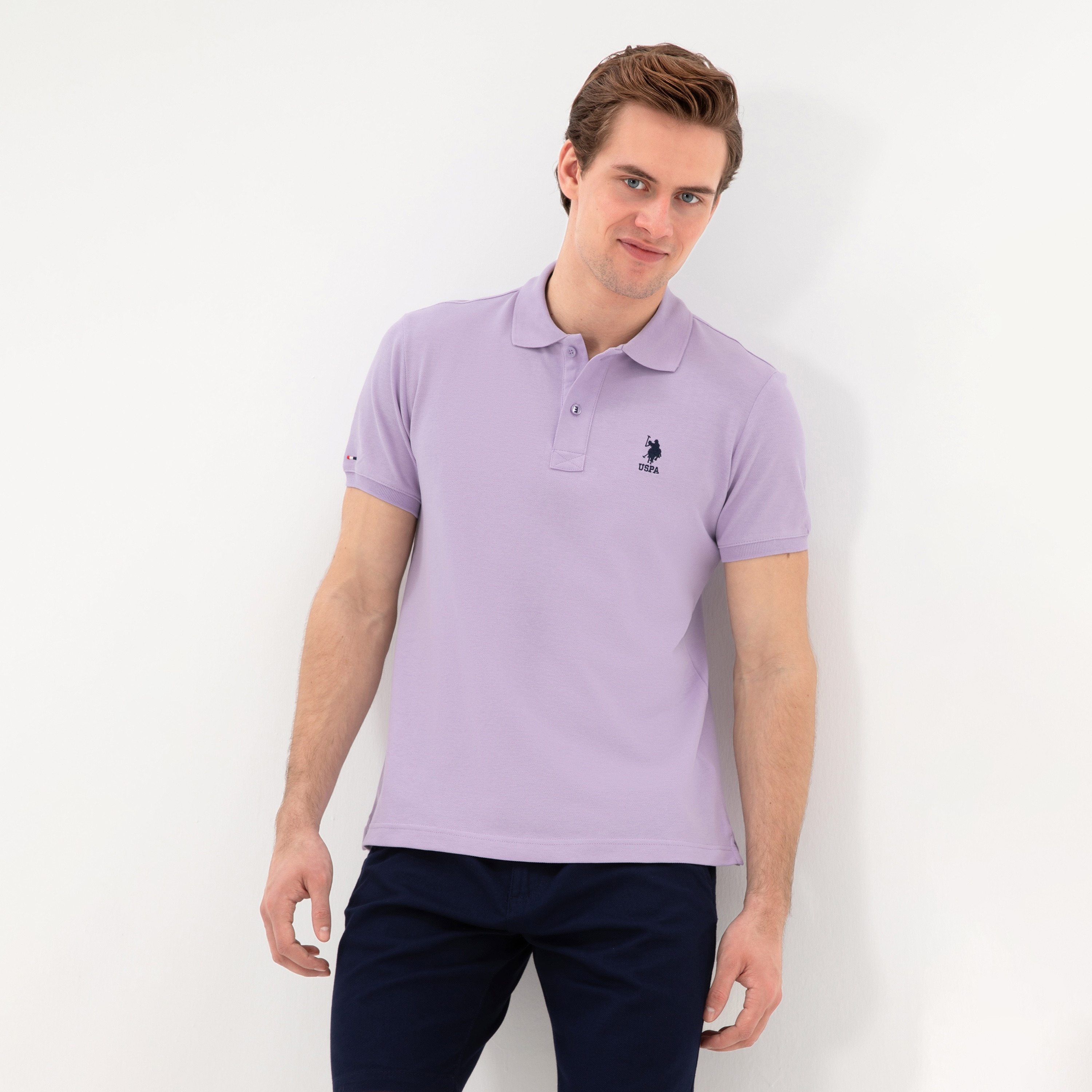 تي شيرت بولو رجالي، بقصة ضيقة وياقة سادة وأكمام قصيرة من يو إس بولو أسسن-men-clothing-tshirtsandpolos-polos-image-10
