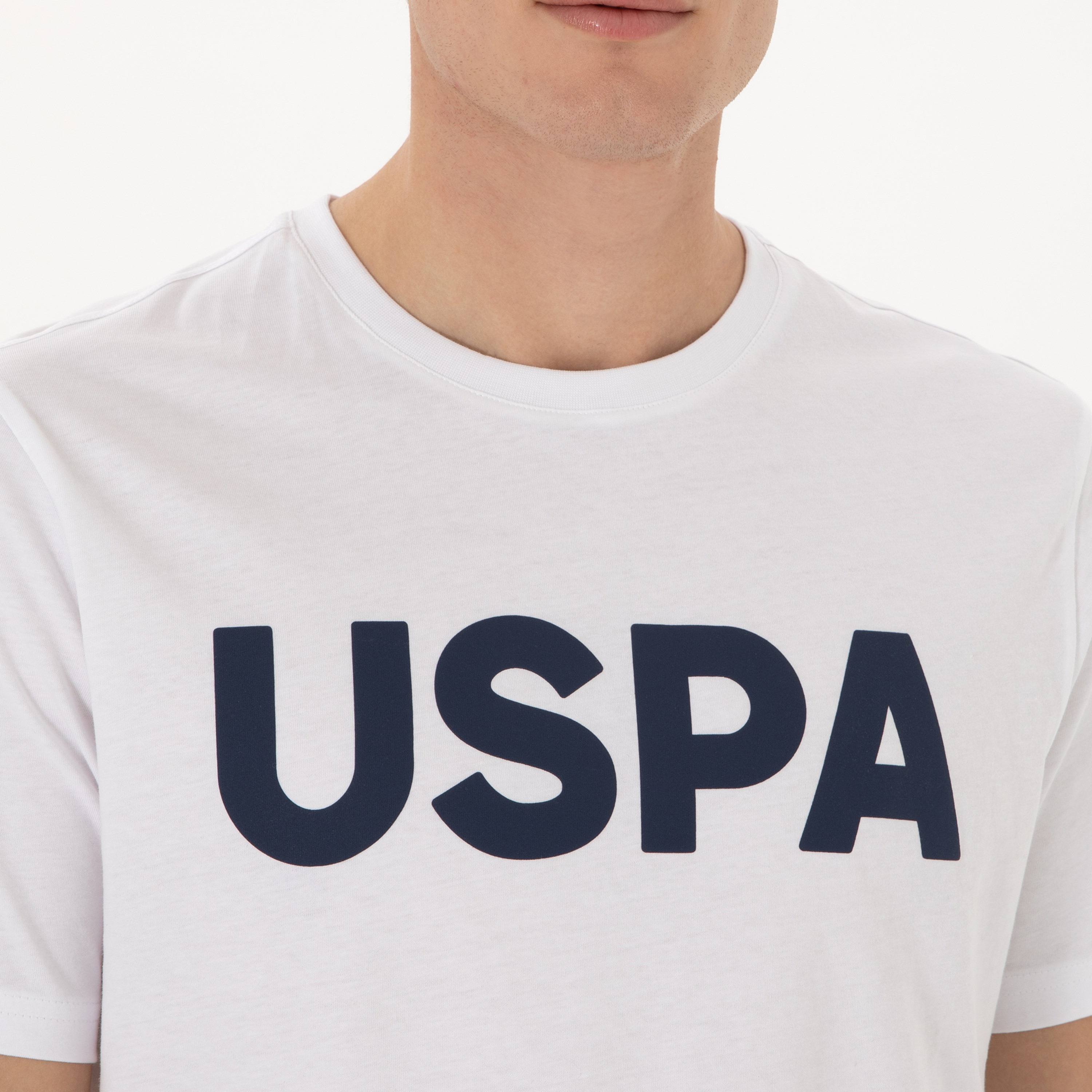 تي شيرت رجالي برقبة دائرية مطبوع وأكمام قصيرة من يو إس بولو أسسن-men-clothing-tshirtsandpolos-tshirts-image-12