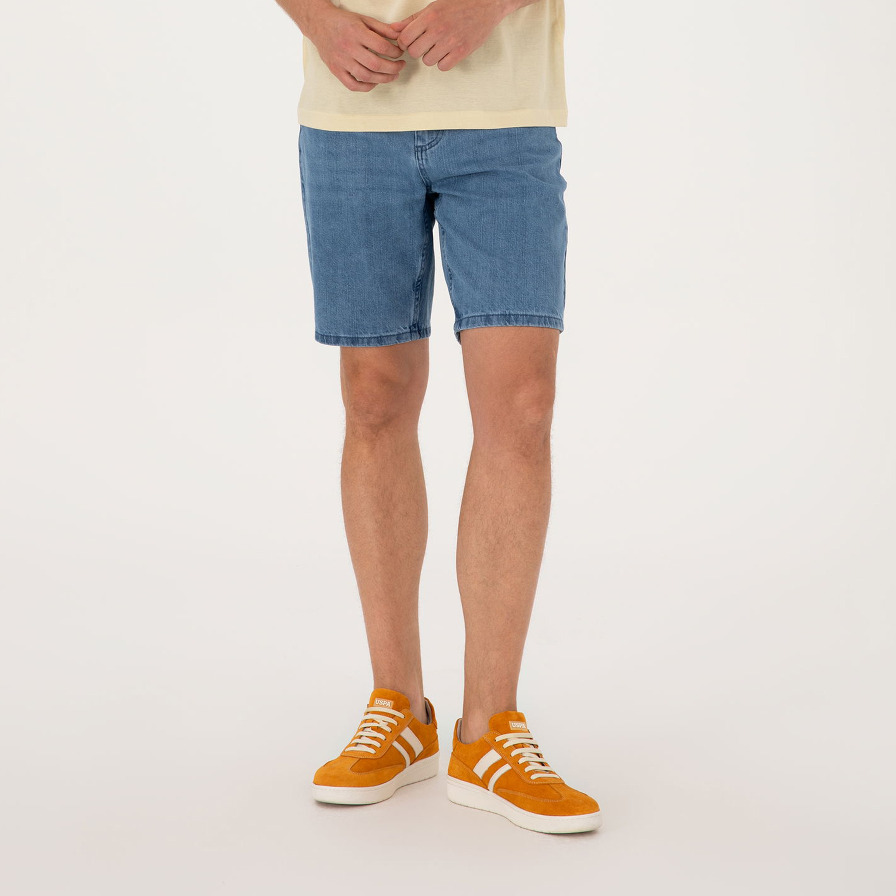 شورت رجالي من الدنيم بخصر متوسط الارتفاع وإغلاق بأزرار وسحاب من يو اس بولو-men-clothing-bottoms-shorts-image-3