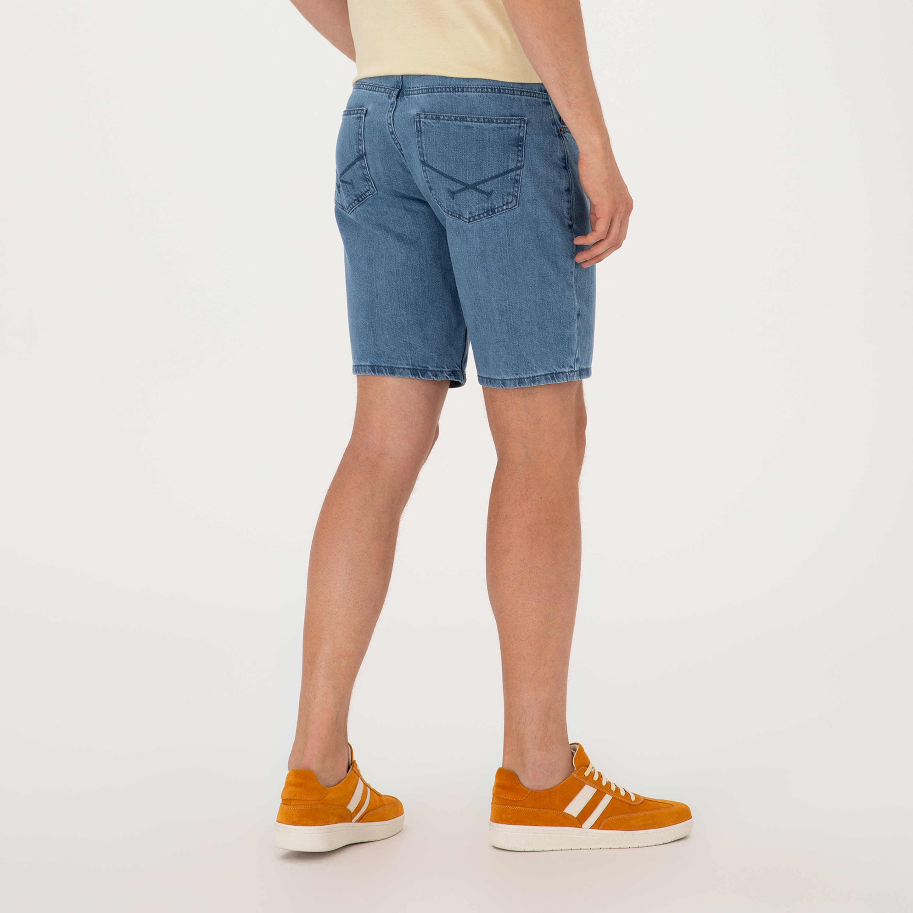 شورت رجالي من الدنيم بخصر متوسط الارتفاع وإغلاق بأزرار وسحاب من يو اس بولو-men-clothing-bottoms-shorts-image-4