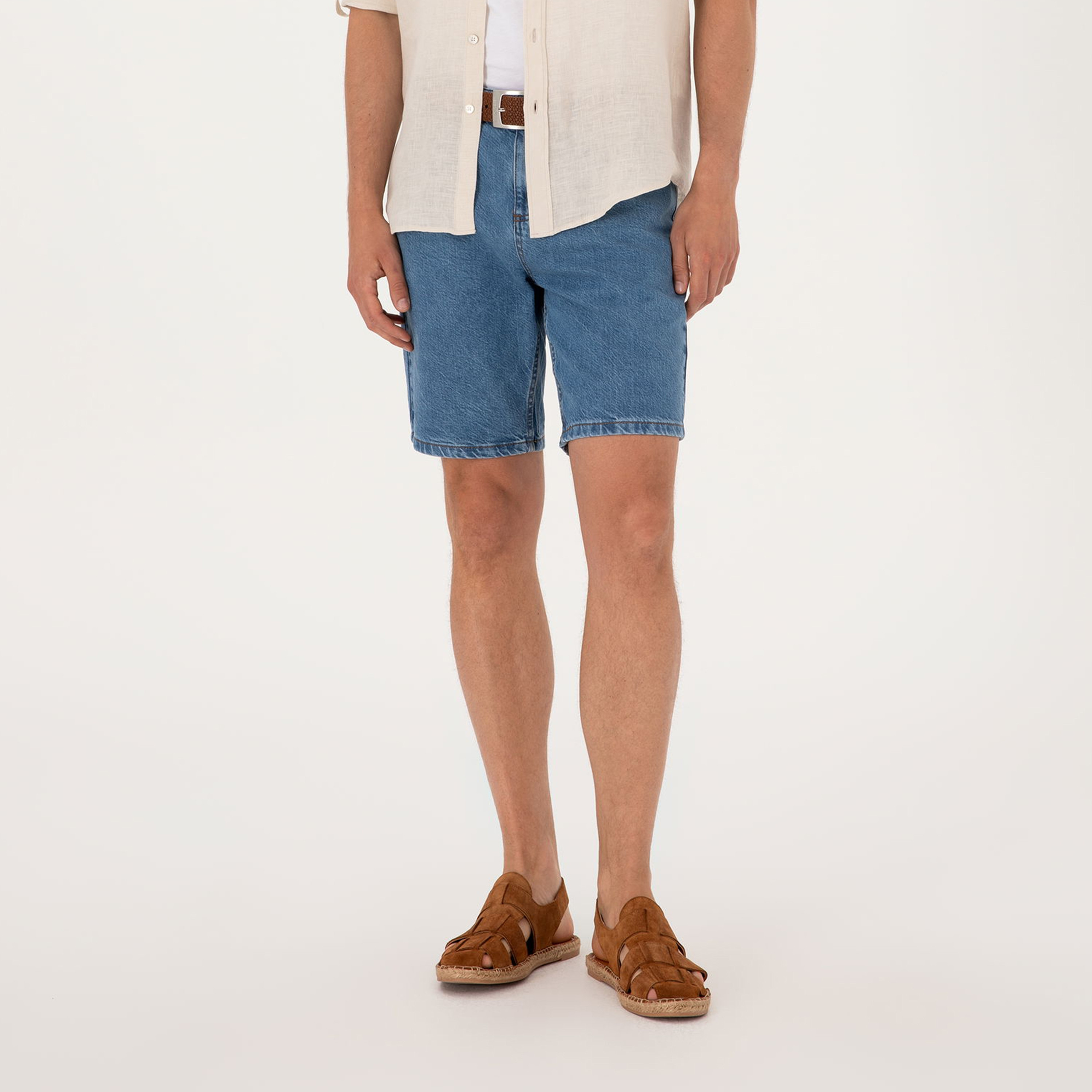 شورت رجالي من الدنيم بخصر متوسط الارتفاع وإغلاق بأزرار وسحاب من يو اس بولو-men-clothing-bottoms-shorts-image-3