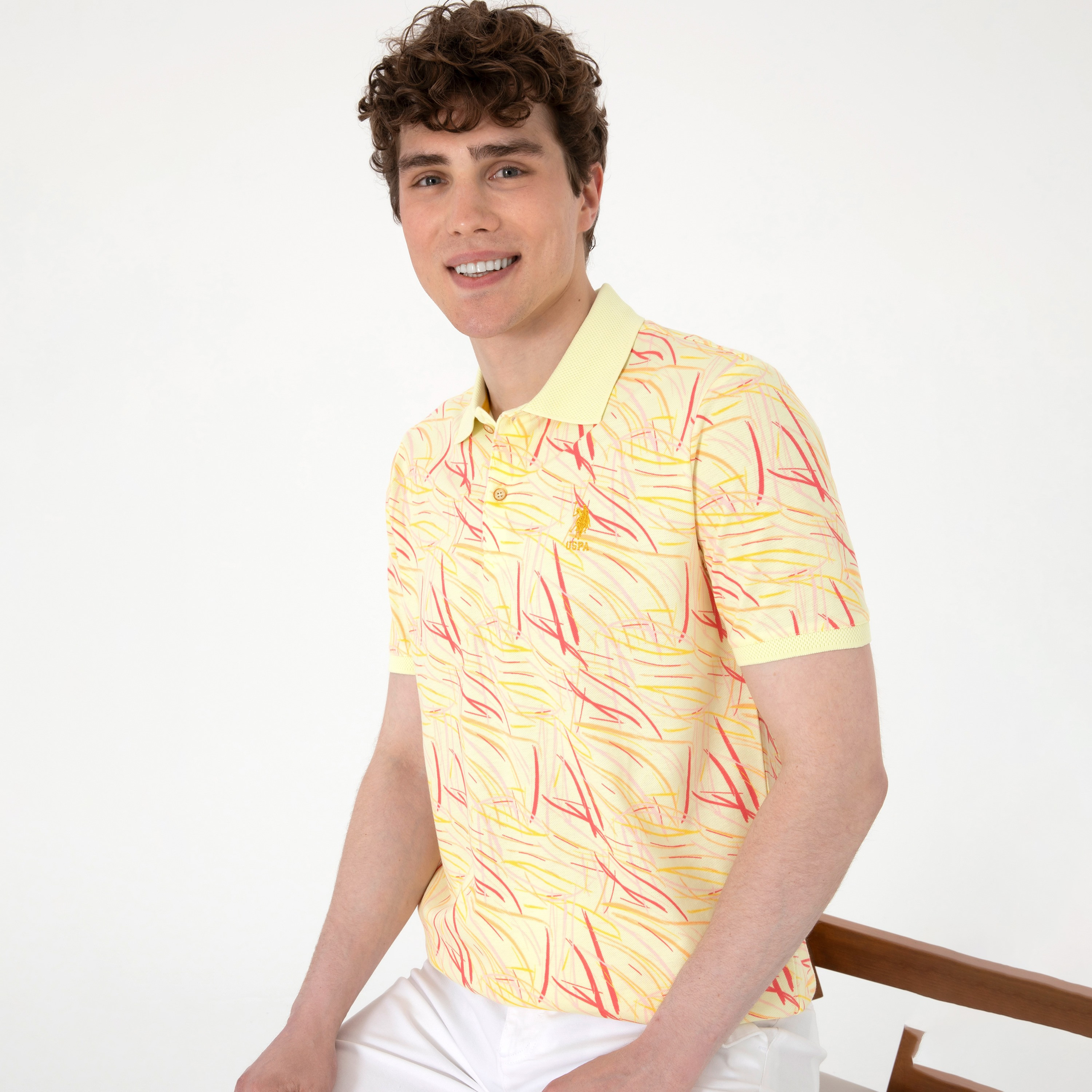 تيشيرت بولو رجالي بياقة وأكمام قصيرة بطبعة تجريدية من يو اس بولو-men-clothing-tshirtsandpolos-polos-image-4