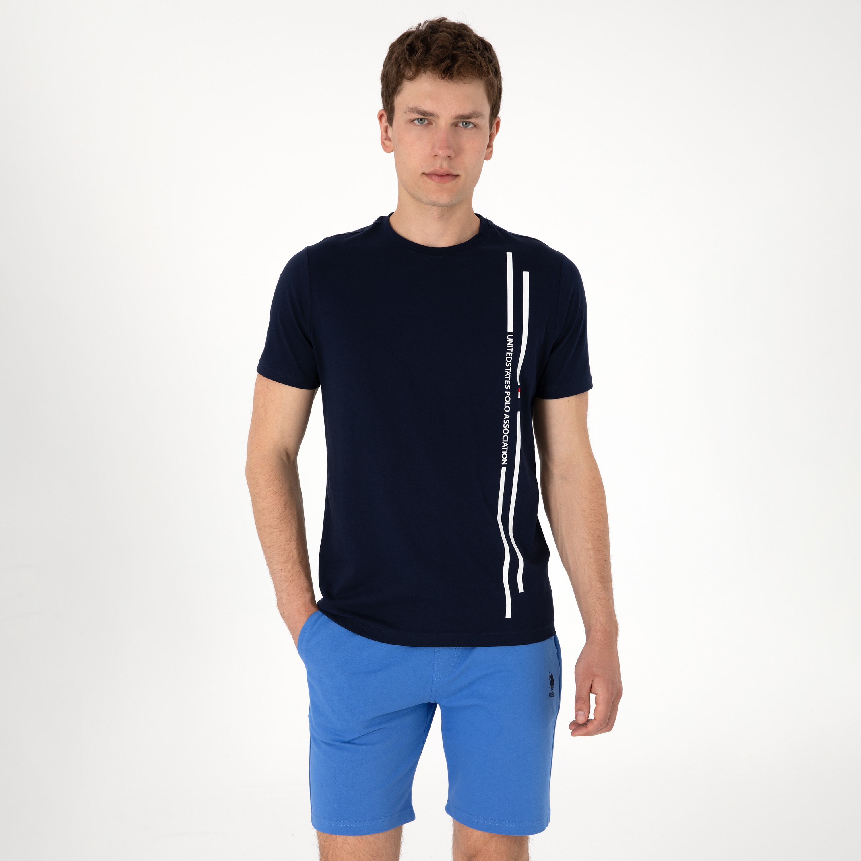 تيشيرت رجالي برقبة دائرية وأكمام قصيرة بتفاصيل مخططة من يو اس بولو-men-clothing-tshirtsandpolos-tshirts-image-1