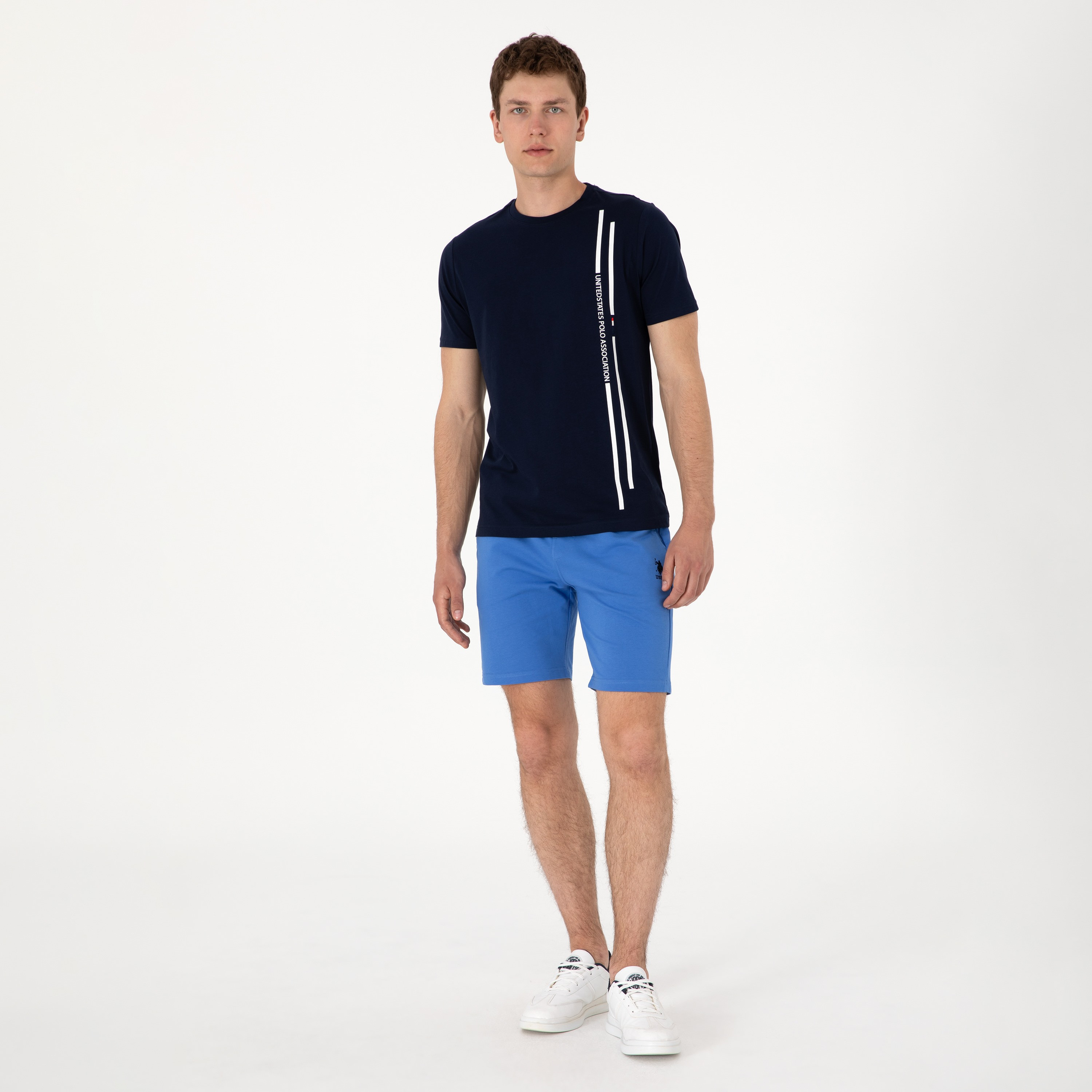 تيشيرت رجالي برقبة دائرية وأكمام قصيرة بتفاصيل مخططة من يو اس بولو-men-clothing-tshirtsandpolos-tshirts-image-2
