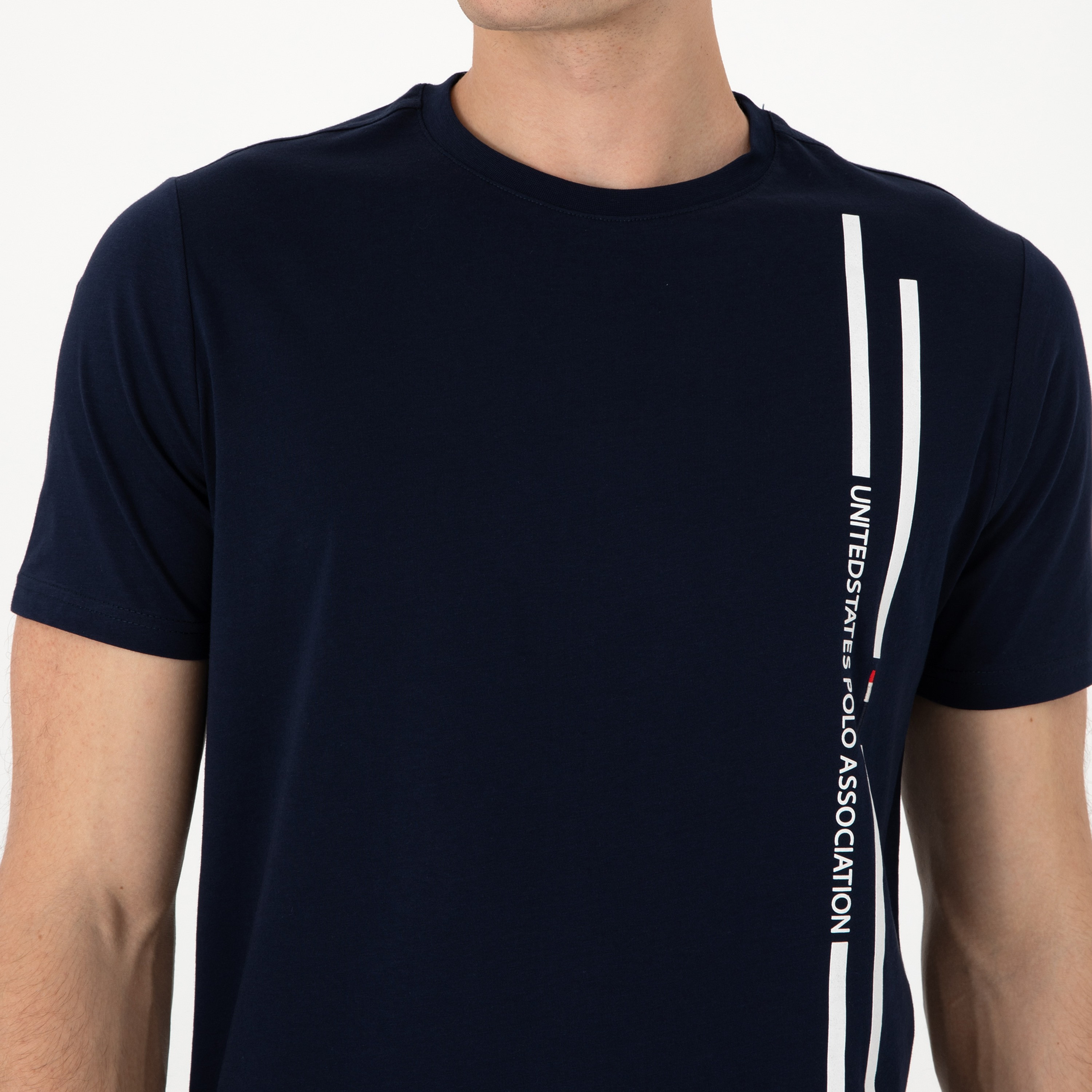 تيشيرت رجالي برقبة دائرية وأكمام قصيرة بتفاصيل مخططة من يو اس بولو-men-clothing-tshirtsandpolos-tshirts-image-3