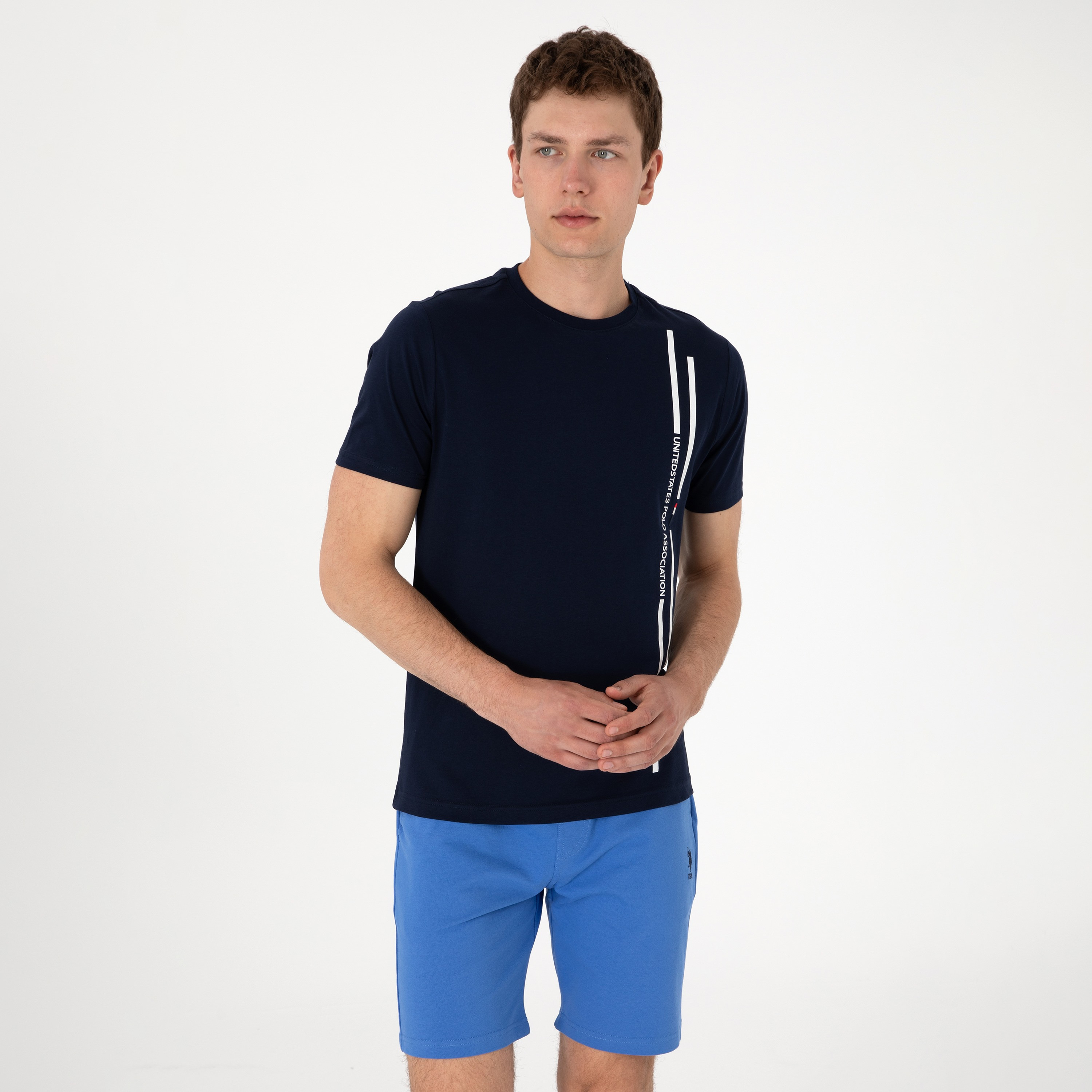 تيشيرت رجالي برقبة دائرية وأكمام قصيرة بتفاصيل مخططة من يو اس بولو-men-clothing-tshirtsandpolos-tshirts-image-4