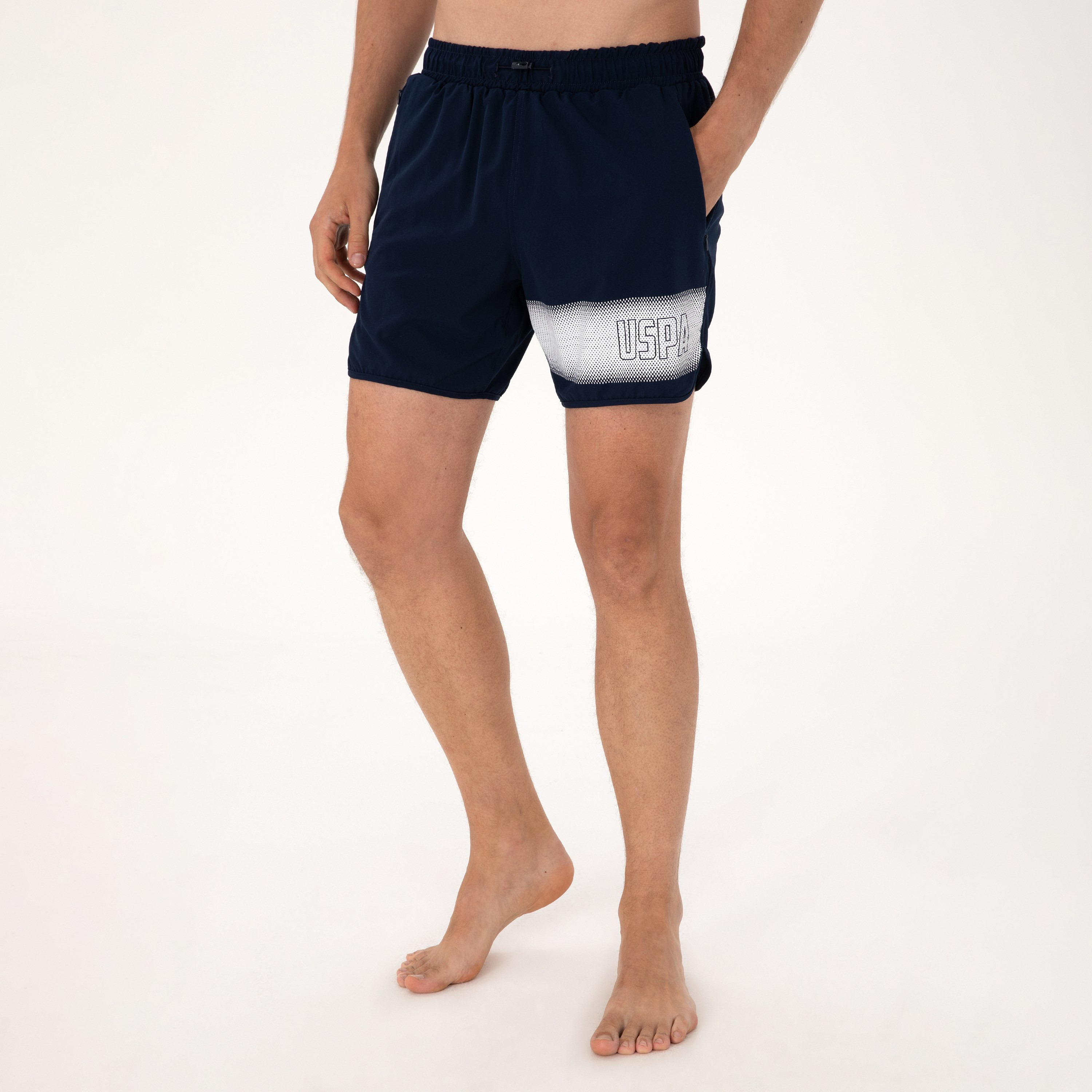 شورت سباحة رجالي بخصر متوسط الارتفاع ورباط سحب ومطبوع من يو اس بولو-men-clothing-swimandbeach-shorts-image-1