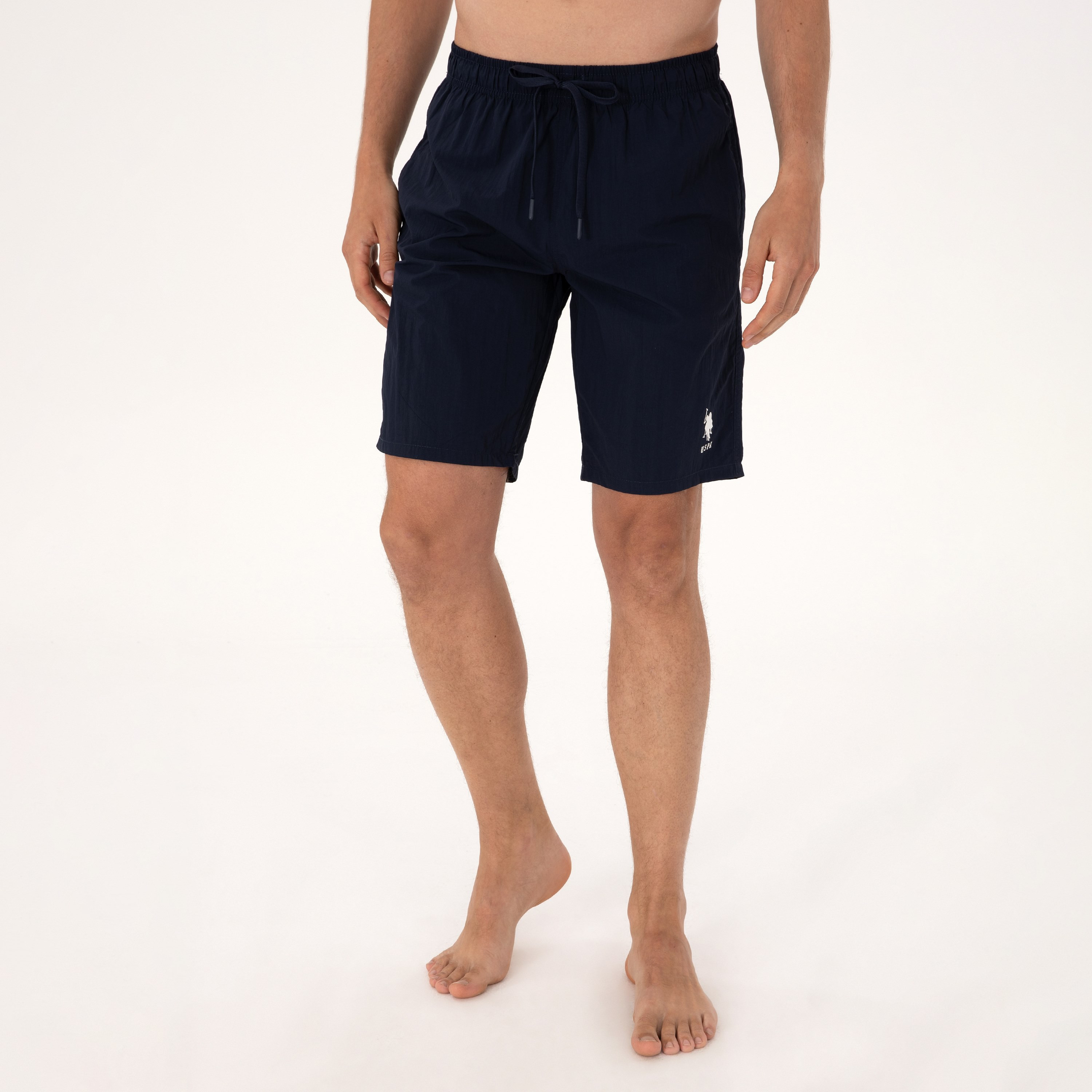 شورت سباحة رجالي بخصر متوسط الارتفاع ورباط سحب سادة من يو اس بولو-sports-gear-swimming-men-image-1