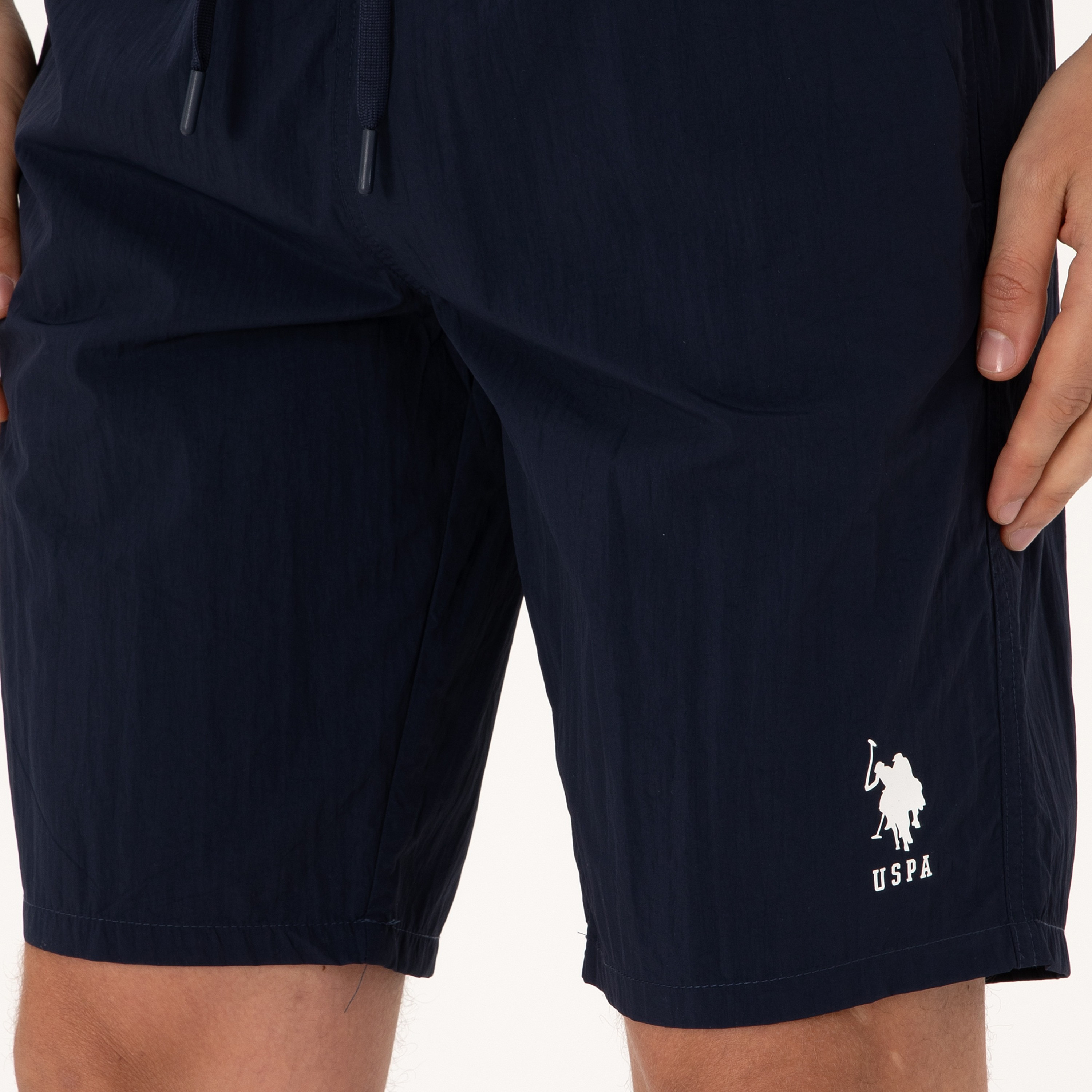 شورت سباحة رجالي بخصر متوسط الارتفاع ورباط سحب سادة من يو اس بولو-sports-gear-swimming-men-image-3