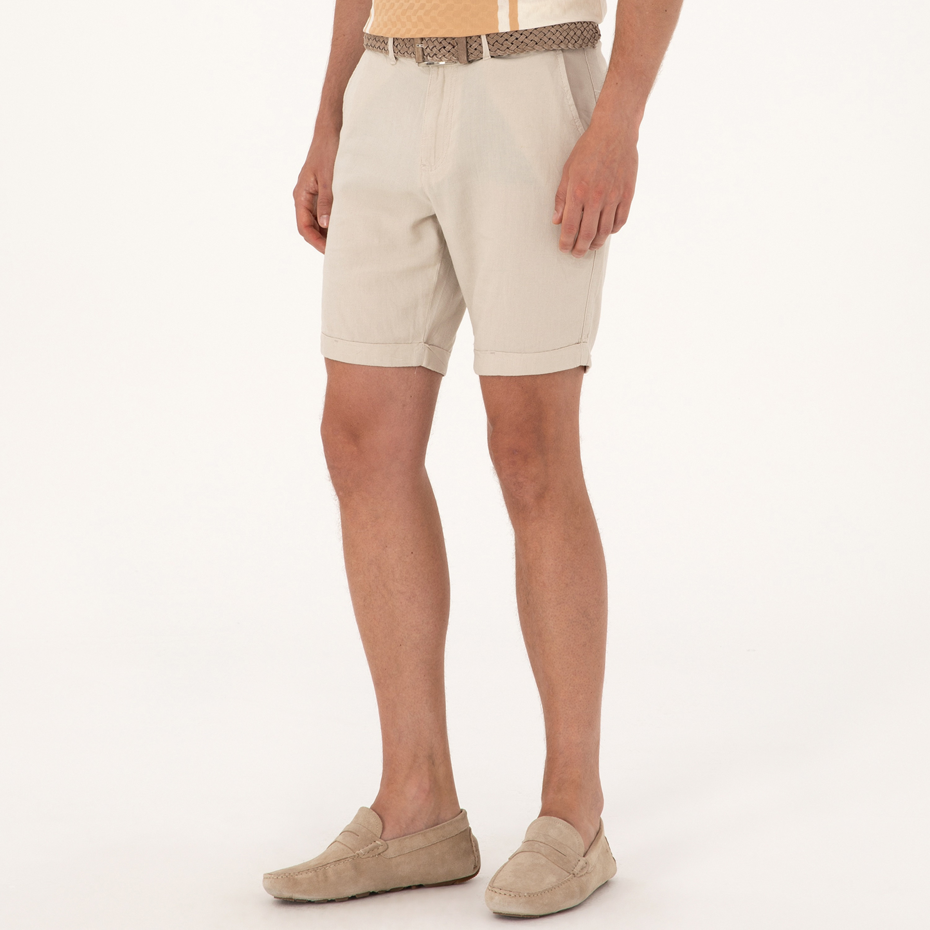 شورت تشينو رجالي بخصر متوسط الارتفاع وإغلاق بأزرار وسحاب من يو اس بولو-men-clothing-bottoms-shorts-image-3