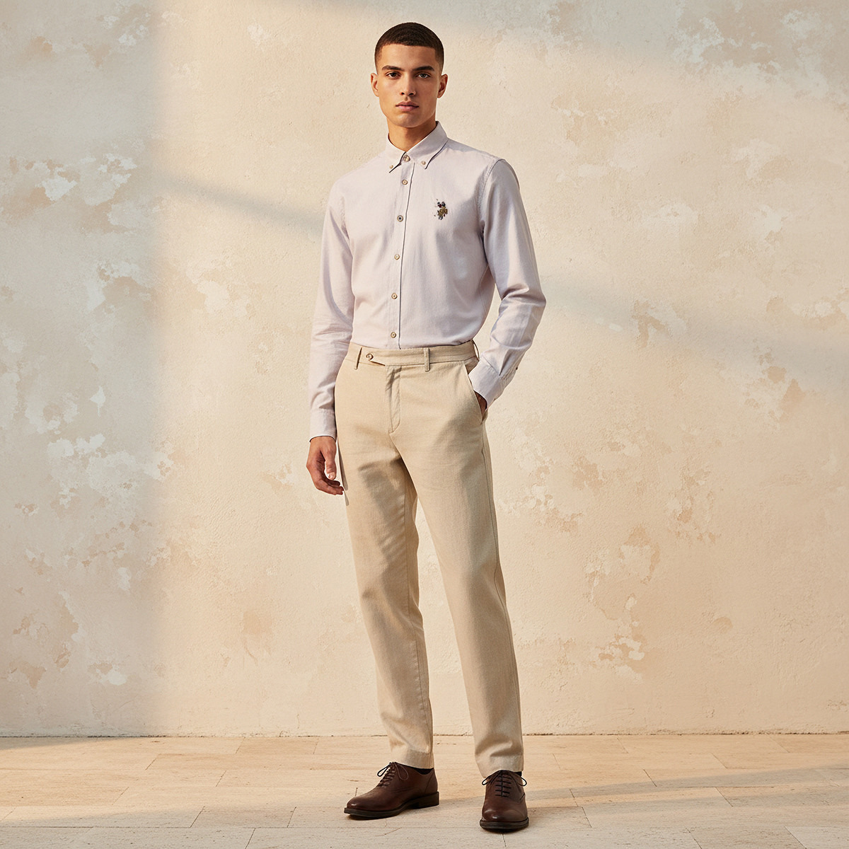 قميص رجالي بقصة عادية وياقة بزرار وأكمام طويلة سادة من يو إس بولو أسسن-men-clothing-shirts-image-23