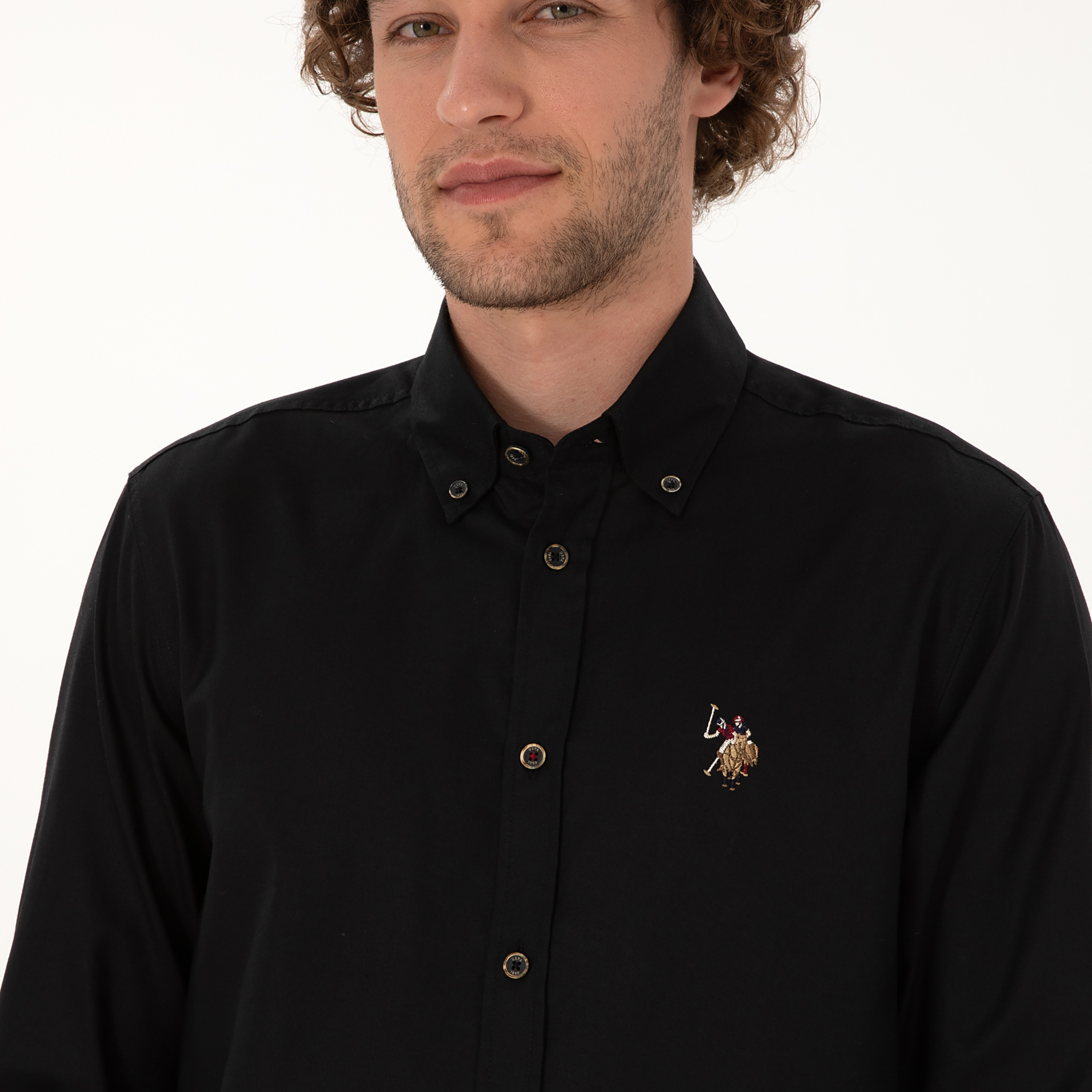 قميص رجالي بقصة عادية وياقة بزرار وأكمام طويلة سادة من يو إس بولو أسسن-men-clothing-shirts-image-6