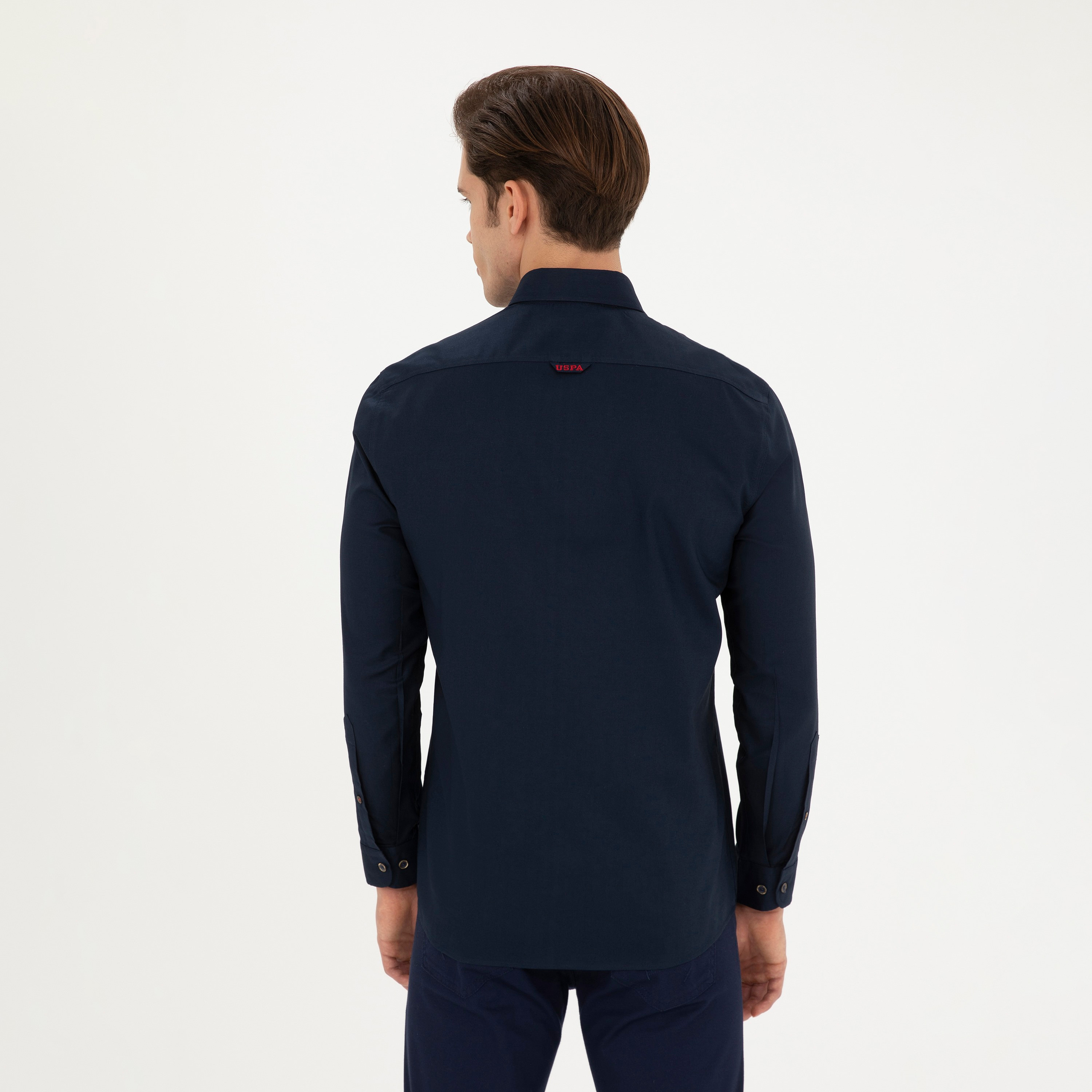 قميص رجالي بقصة عادية وياقة بزرار وأكمام طويلة سادة من يو إس بولو أسسن-men-clothing-shirts-image-20