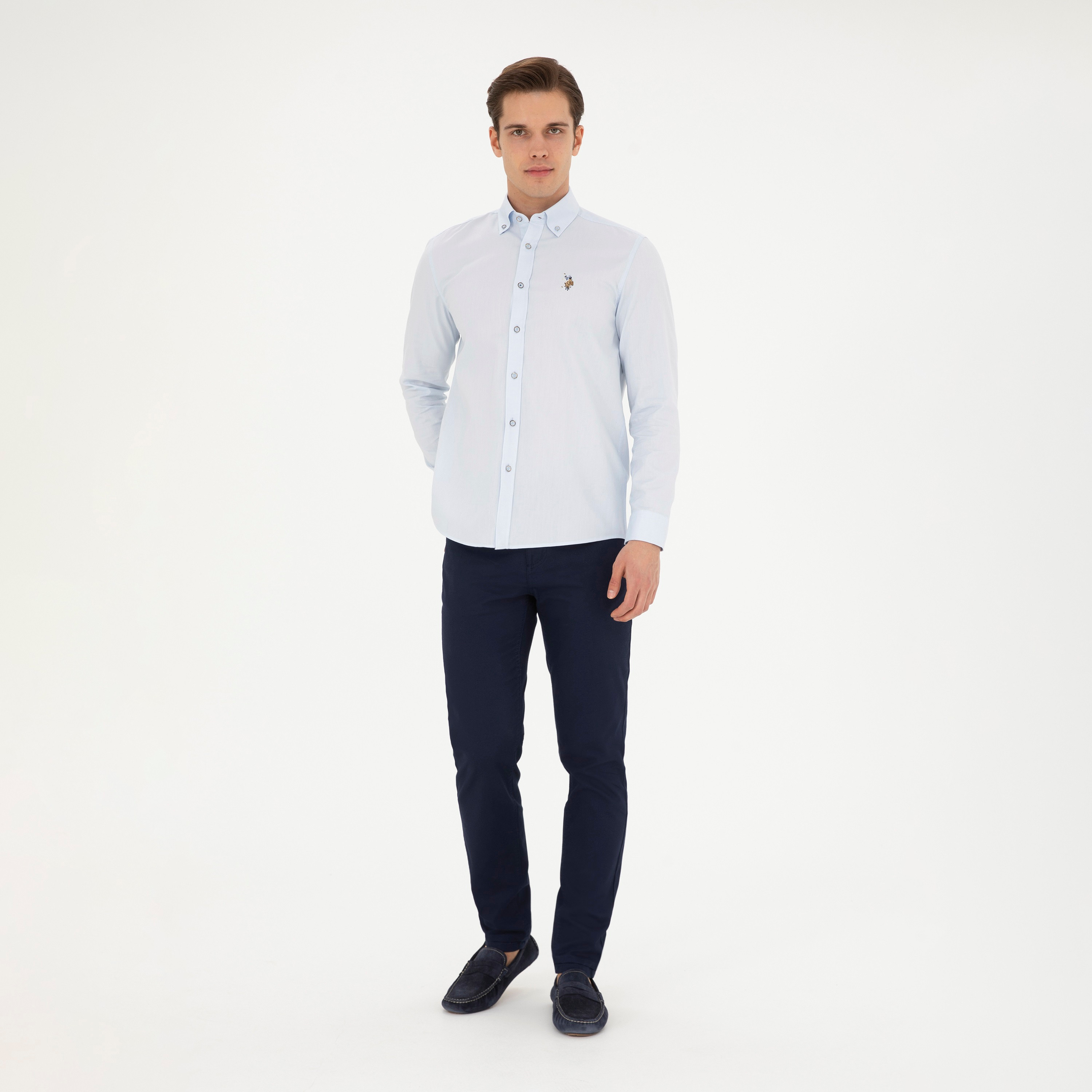 قميص رجالي بقصة عادية وياقة بزرار وأكمام طويلة سادة من يو إس بولو أسسن-men-clothing-shirts-image-15