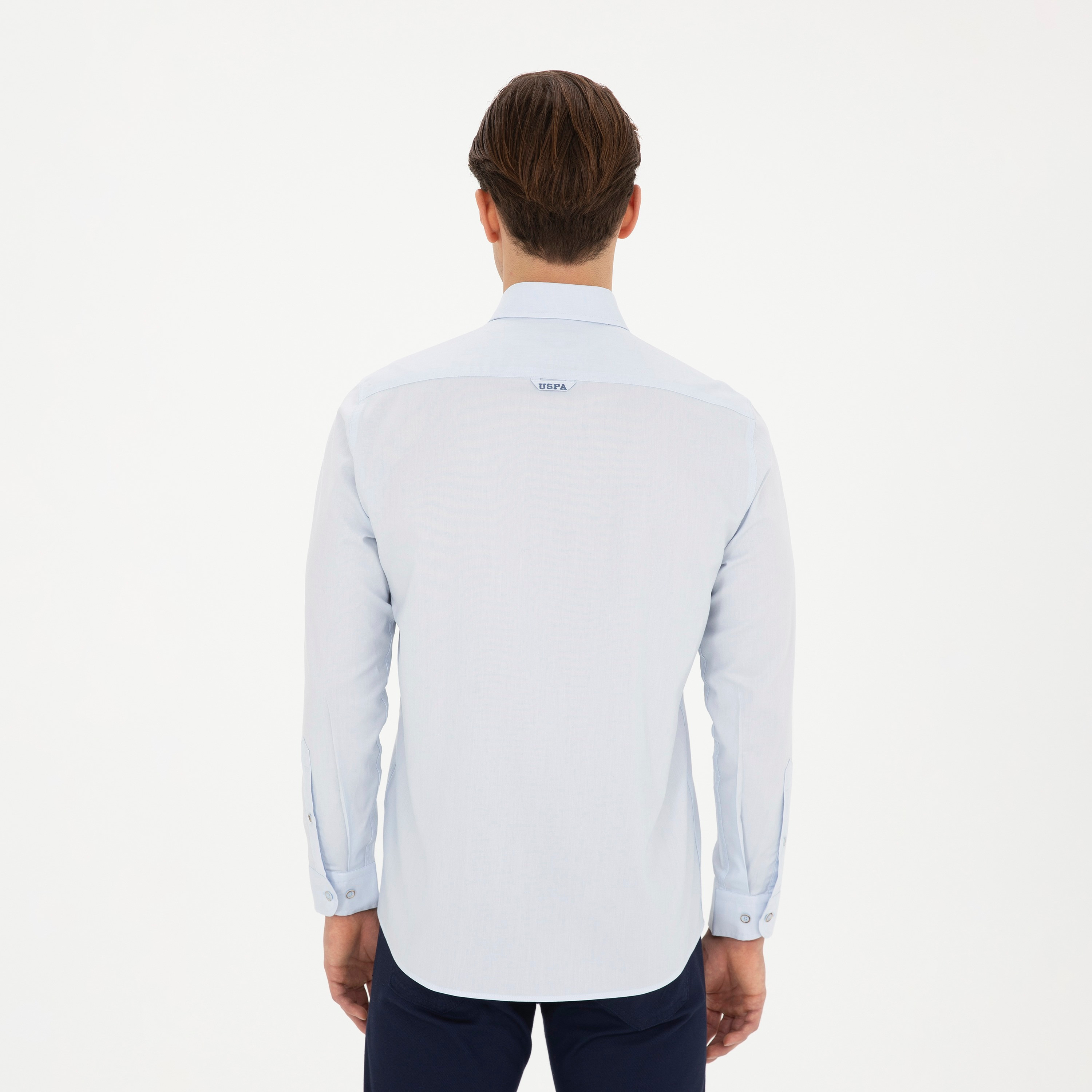 قميص رجالي بقصة عادية وياقة بزرار وأكمام طويلة سادة من يو إس بولو أسسن-men-clothing-shirts-image-16