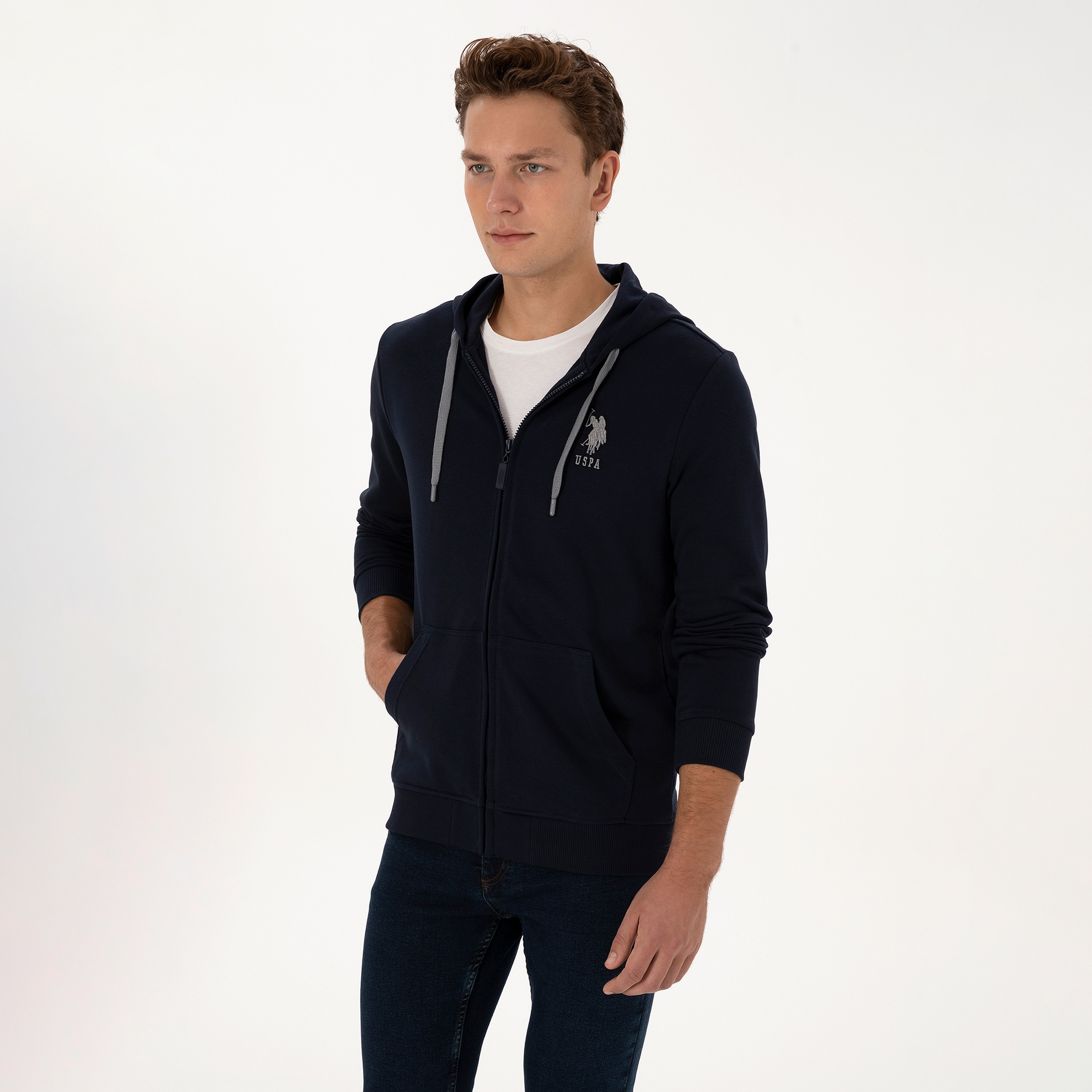 سويت شيرت رجالي بسحاب أمامي وبغطاء رأس سادة بأكمام طويلة من يو اس بولو-men-winterwear-hoodiesandsweatshirts-image-8