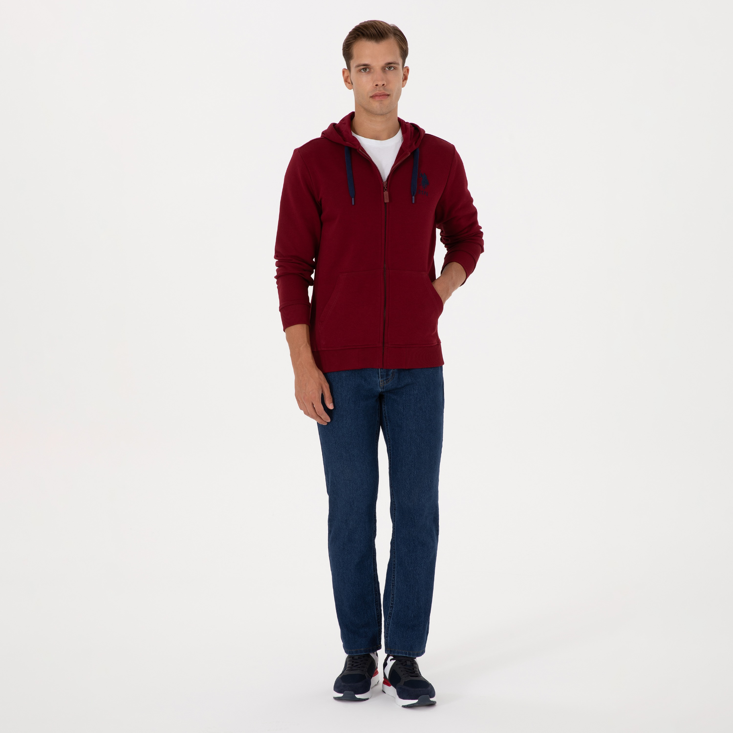 سويت شيرت رجالي بسحاب أمامي وبغطاء رأس سادة بأكمام طويلة من يو اس بولو-men-winterwear-hoodiesandsweatshirts-image-2
