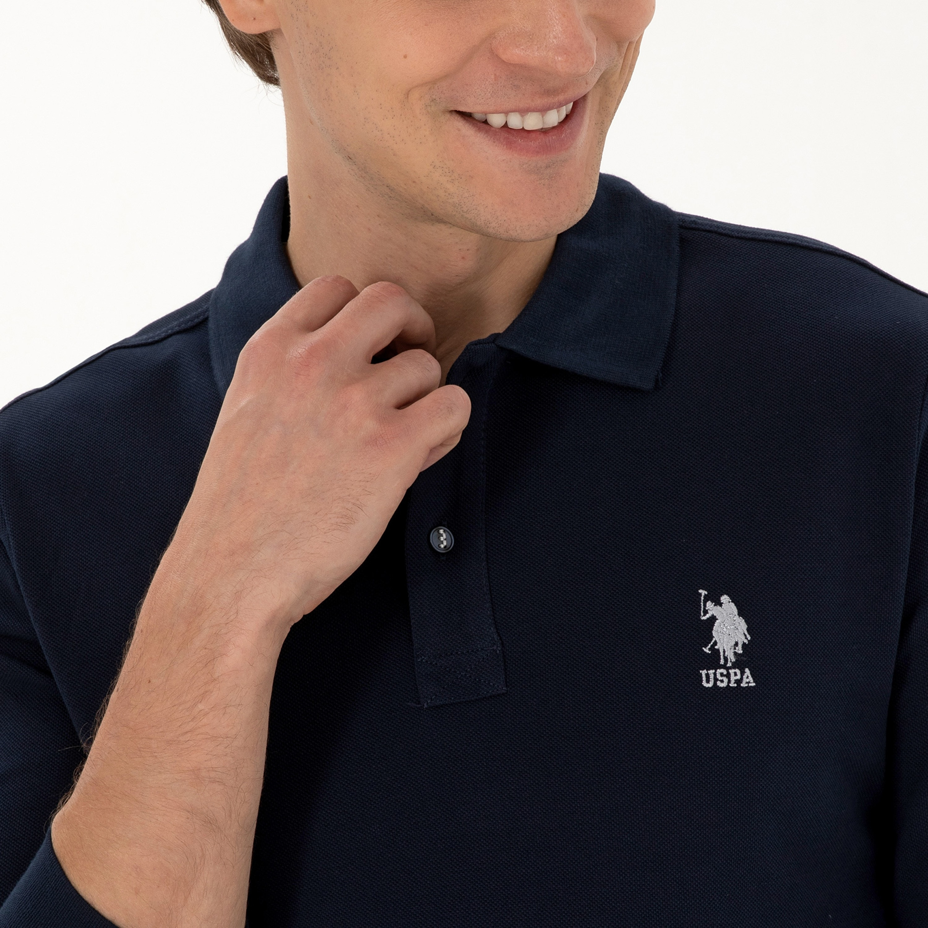 تي شيرت بولو رجالي بياقة وأكمام طويلة سادة من يو إس بولو أسسن-men-clothing-tshirtsandpolos-polos-image-11