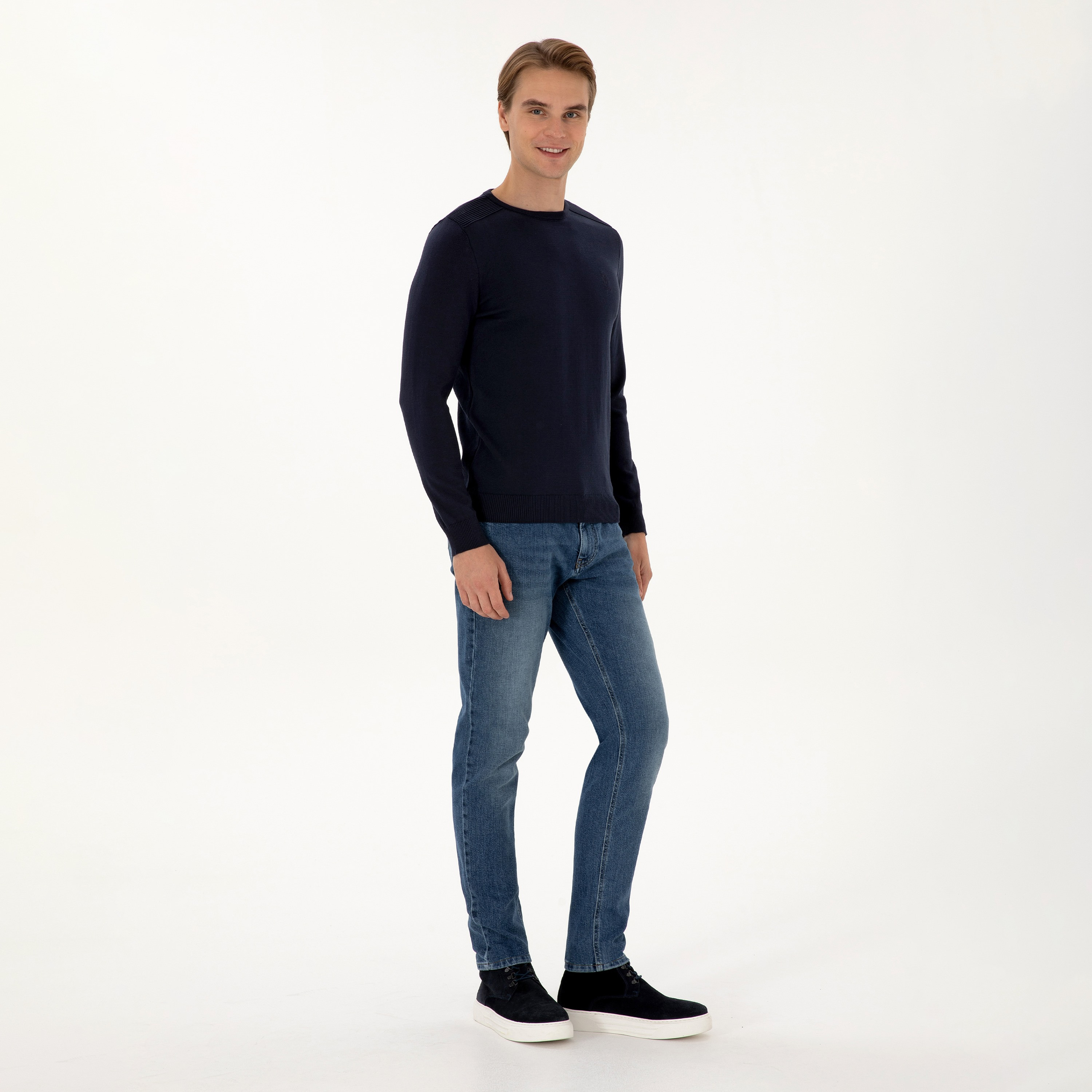 كنزة رجالية برقبة دائرية وأكمام طويلة سادة من يو إس بولو أسسن-men-clothing-sweatersandpullovers-image-16