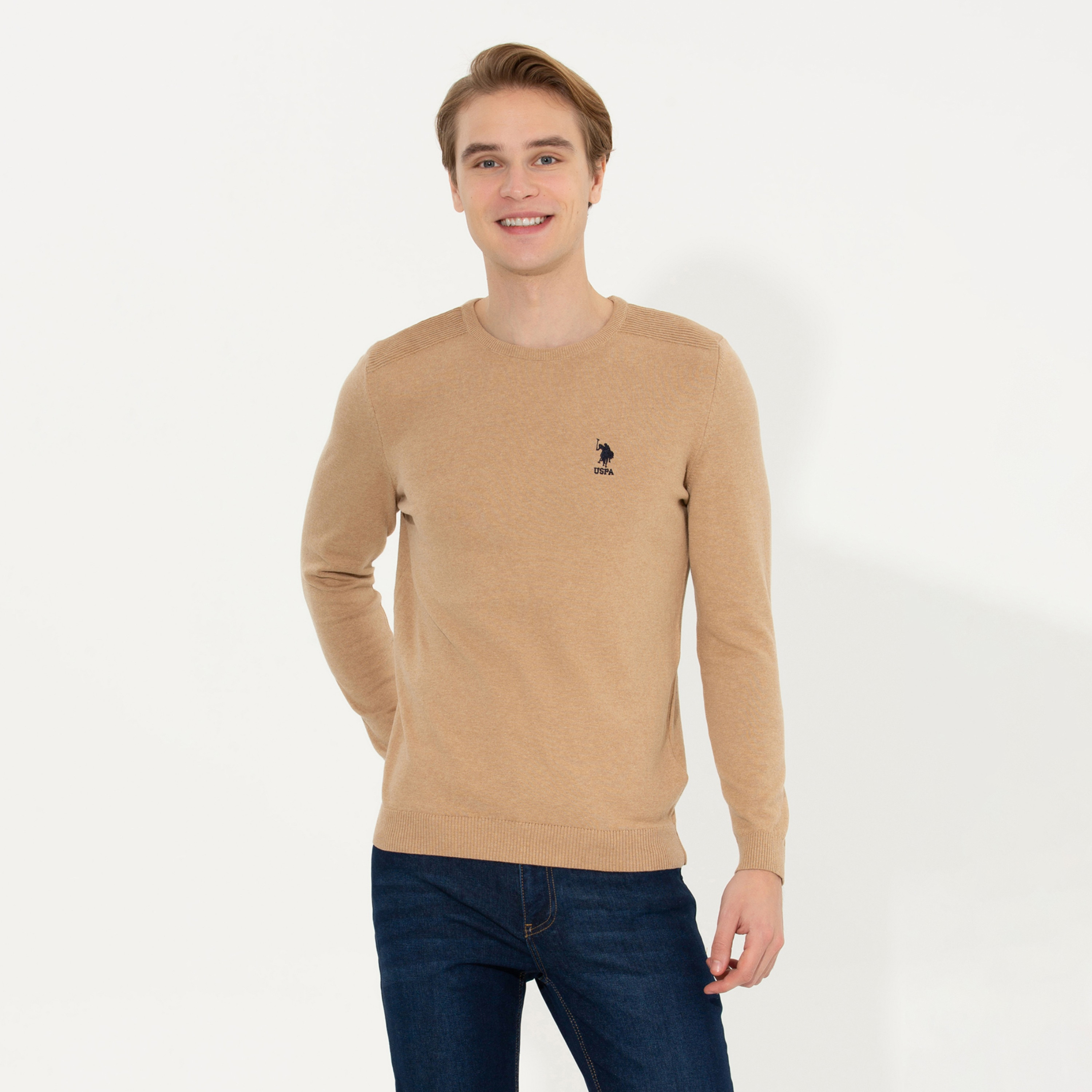كنزة رجالية برقبة دائرية وأكمام طويلة سادة من يو إس بولو أسسن-men-clothing-sweatersandpullovers-image-11